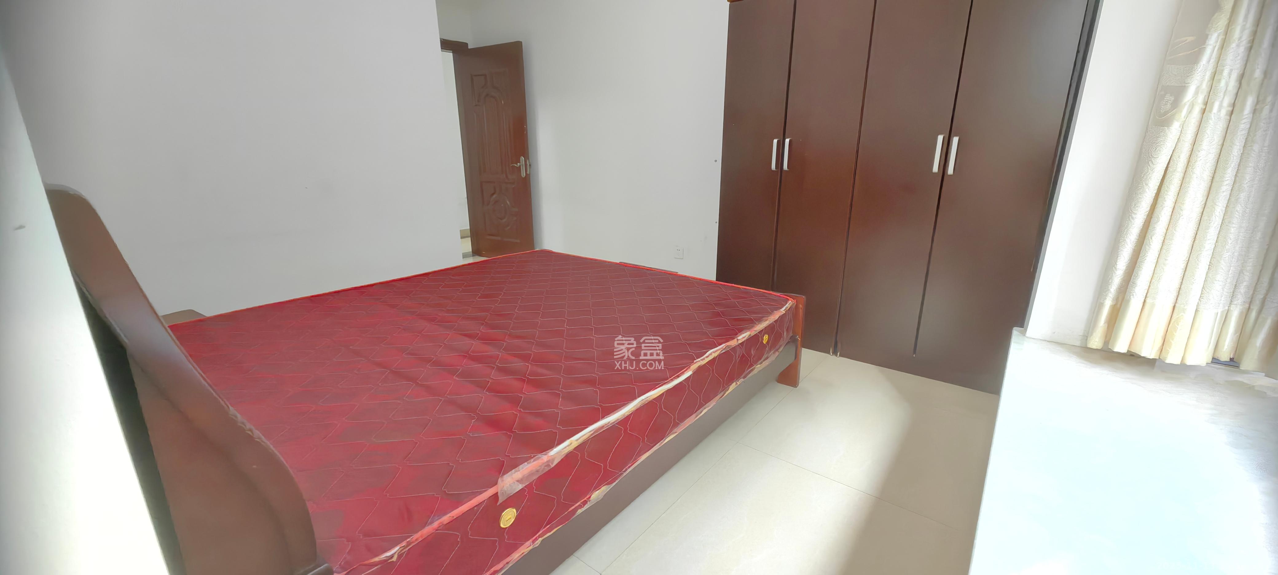 湘江世纪城融江苑  3室2厅1卫    2000.0元/月