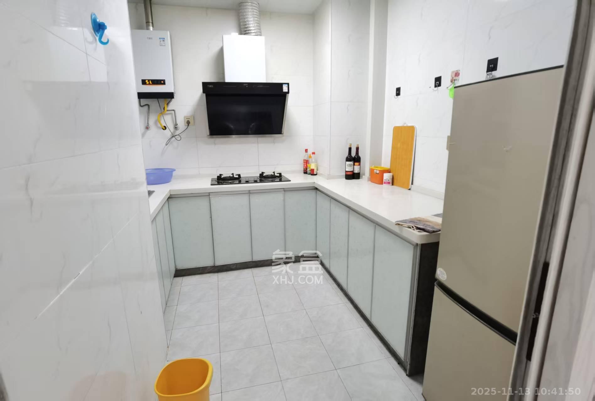 乾源国际  3室2厅2卫    1800.0元/月室内图