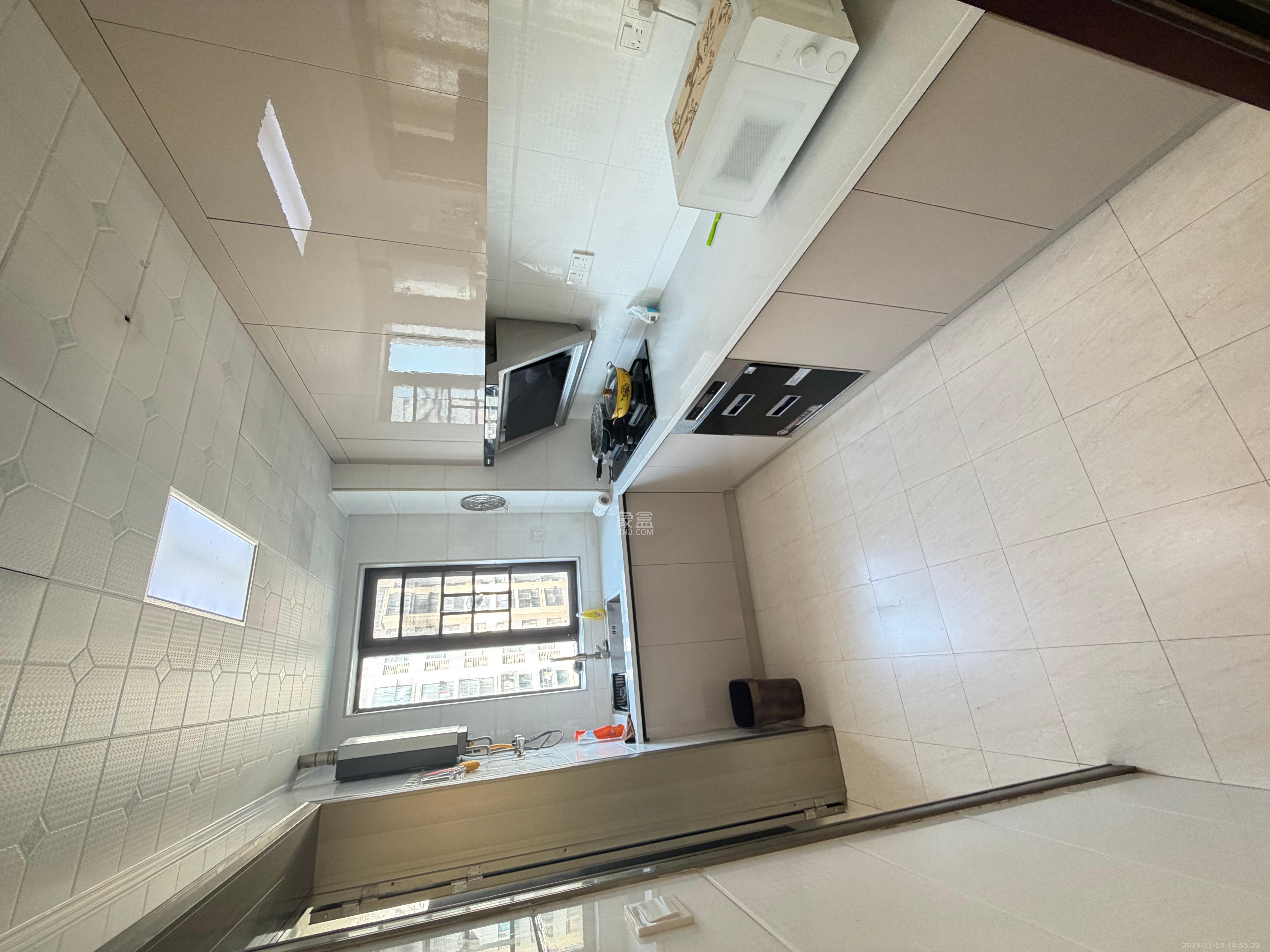 卓越蔚蓝海岸三期  3室2厅2卫    2600.0元/月室内图