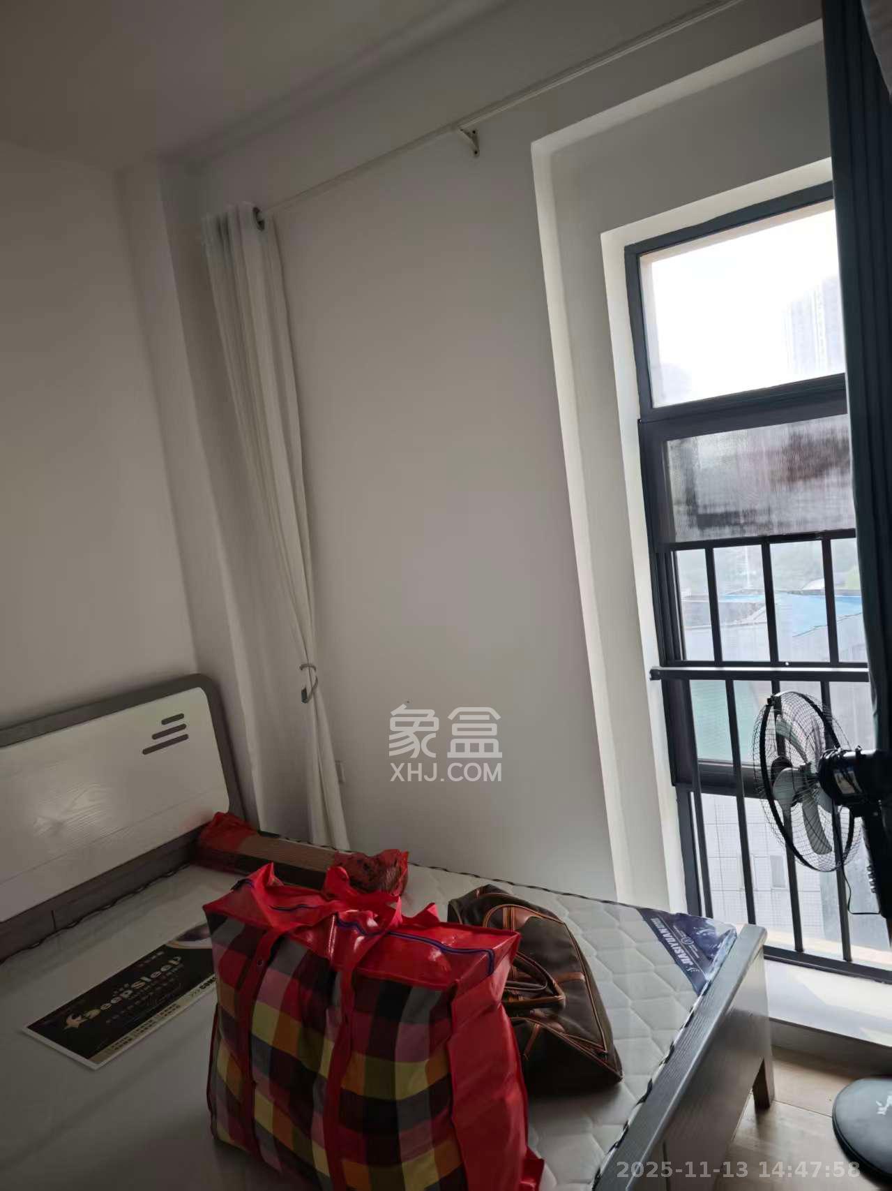 江南华府  2室2厅1卫    1800.0元/月室内图