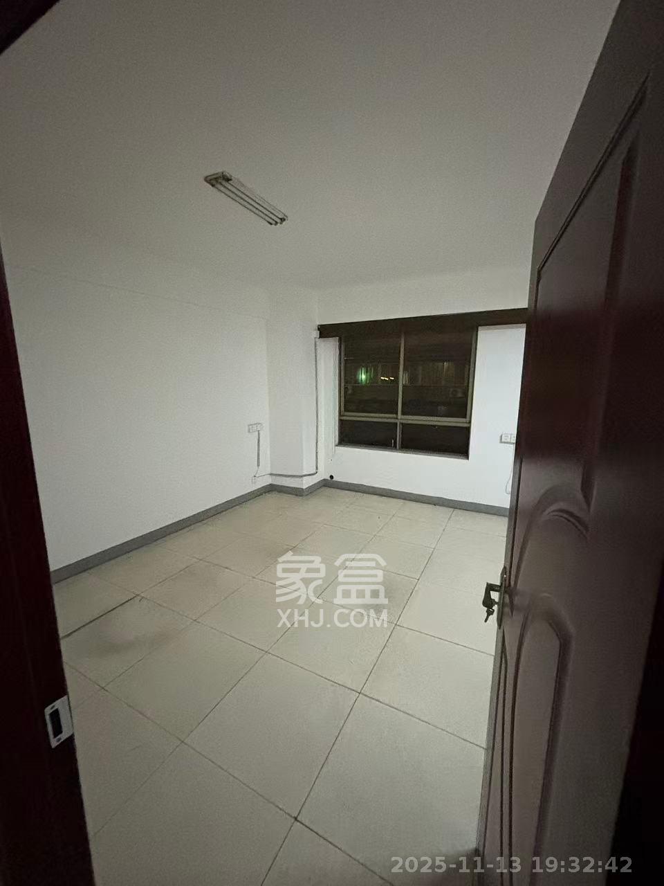 城开大厦 4室2厅2卫 3000.0元/月 城开大厦 4室2厅2卫 3000.0元/月室内图