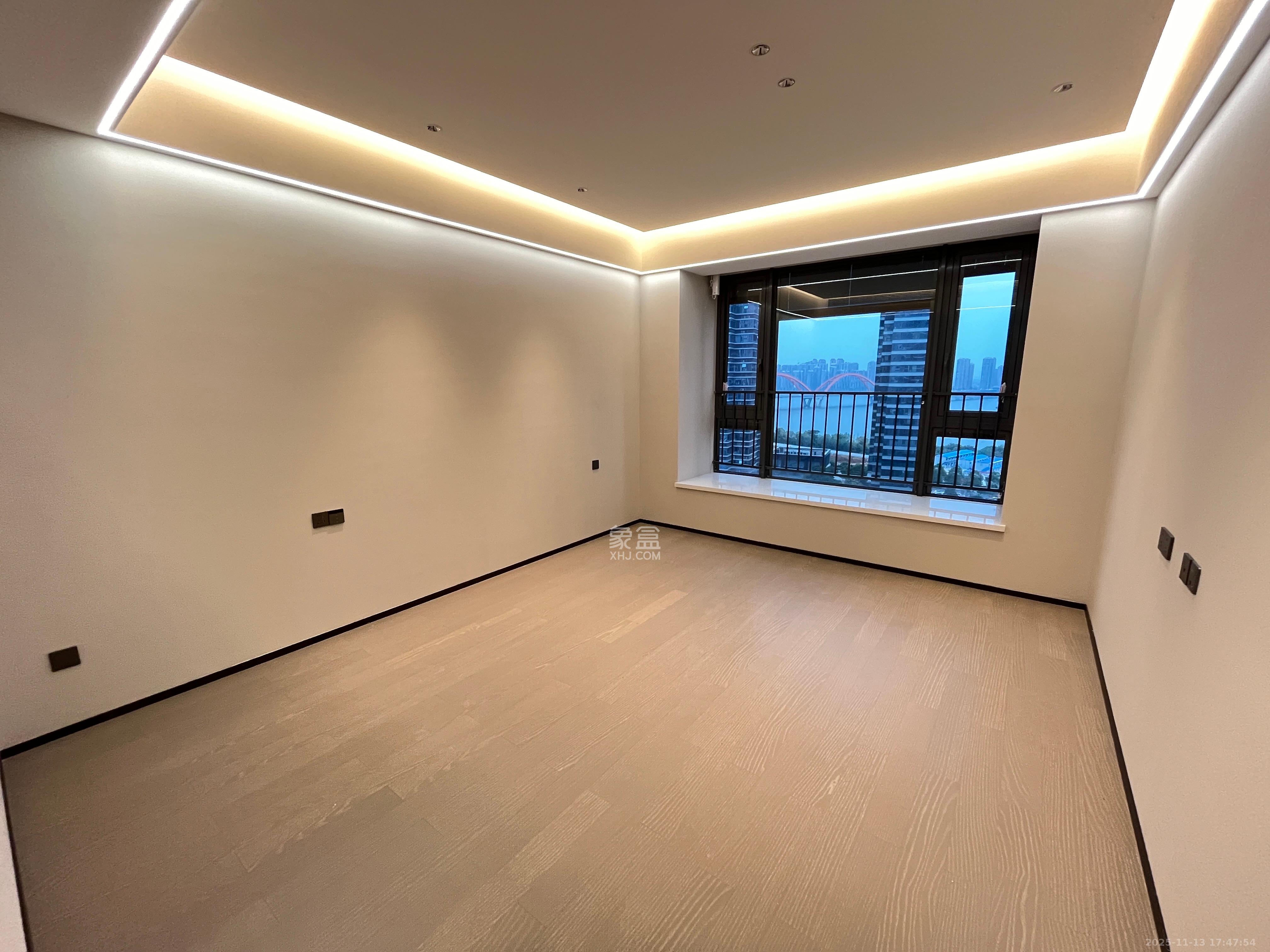 旭辉铂悦湘江  4室2厅5卫    25000.0元/月室内图