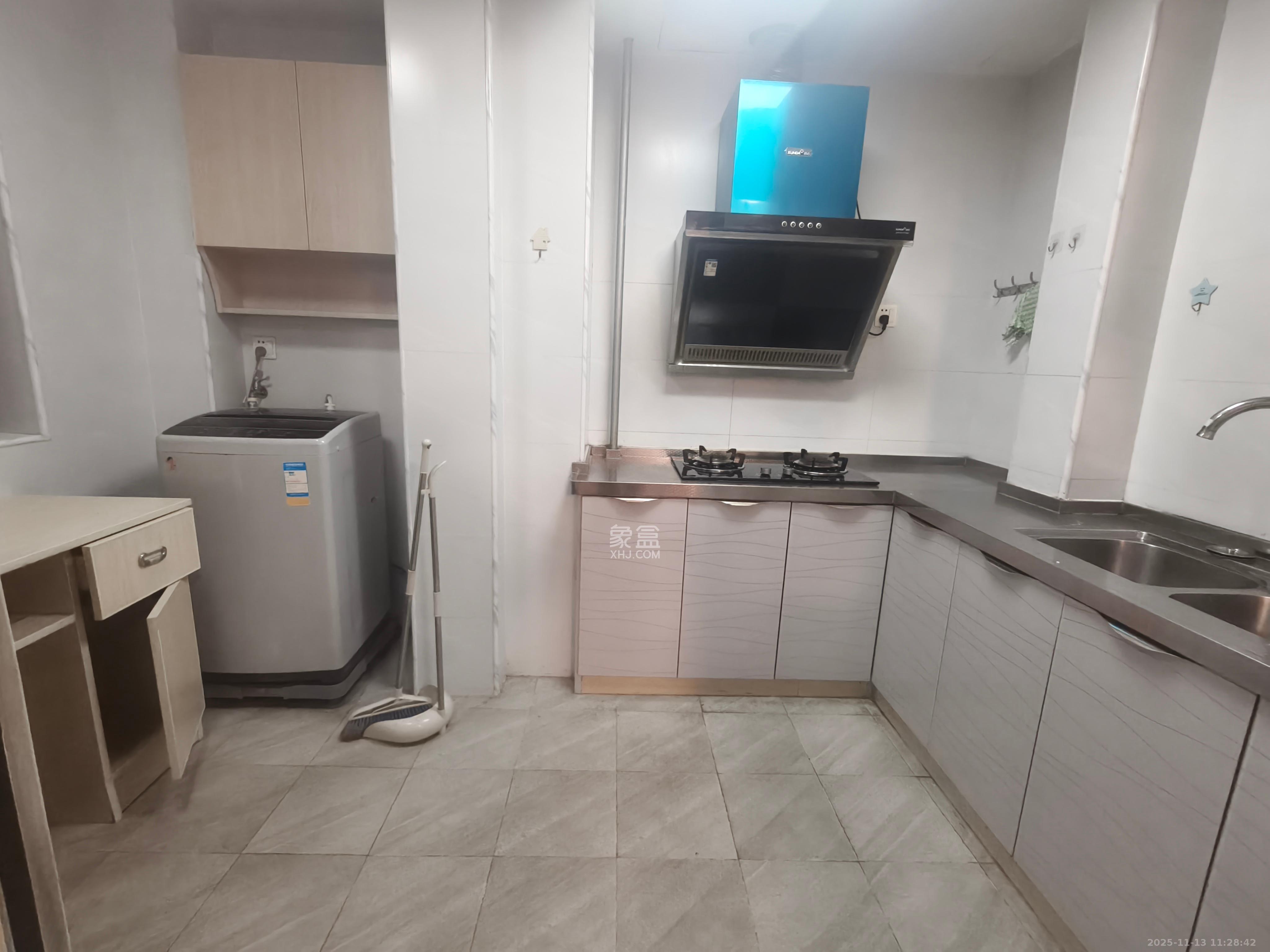 盛隆佳园 2室2厅1卫 2200.0元/月 盛隆佳园 2室2厅1卫 2200.0元/月室内图