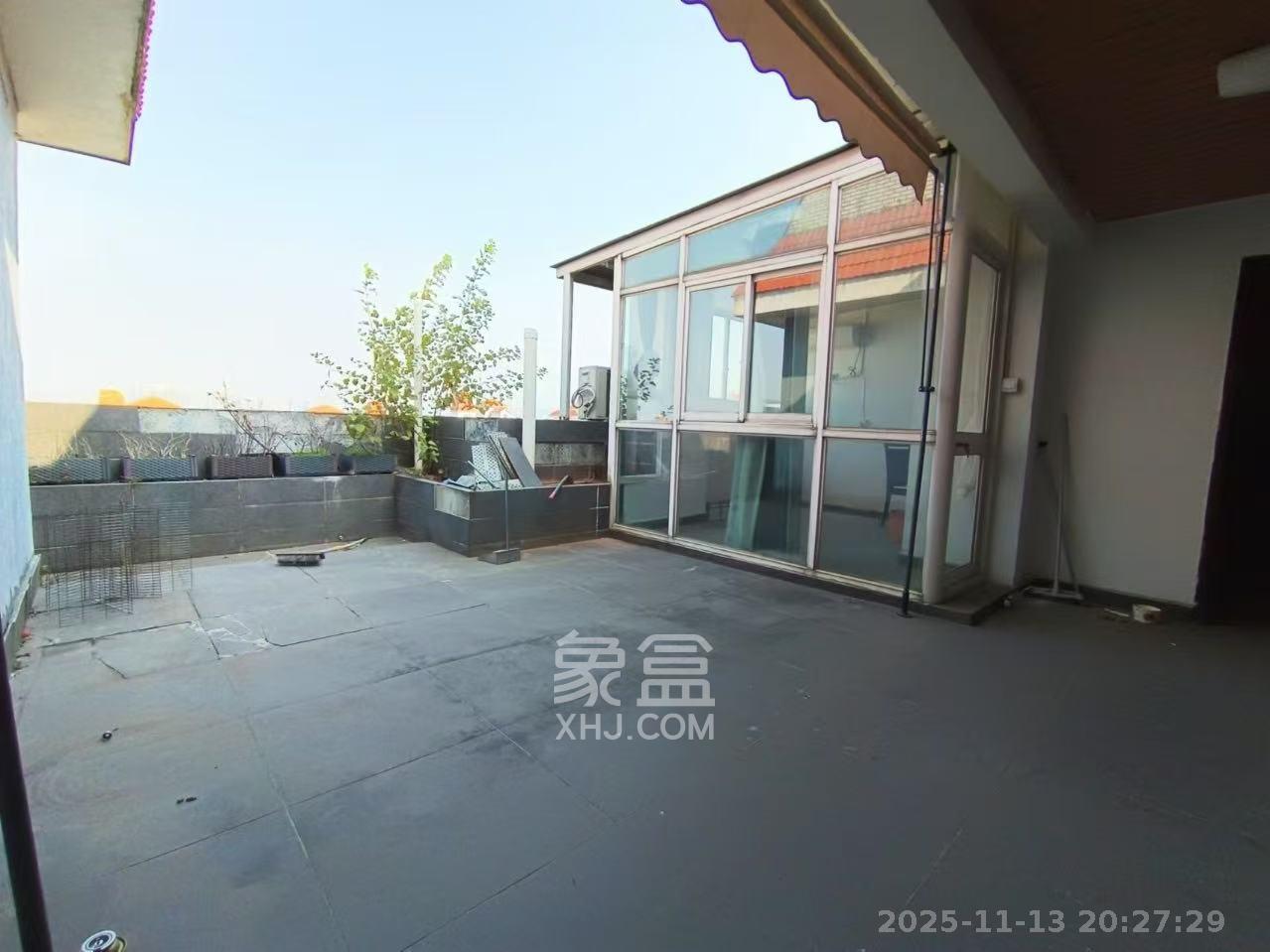 嘉盛华庭（一期、二期、三期）  4室2厅2卫    5500.0元/月室内图