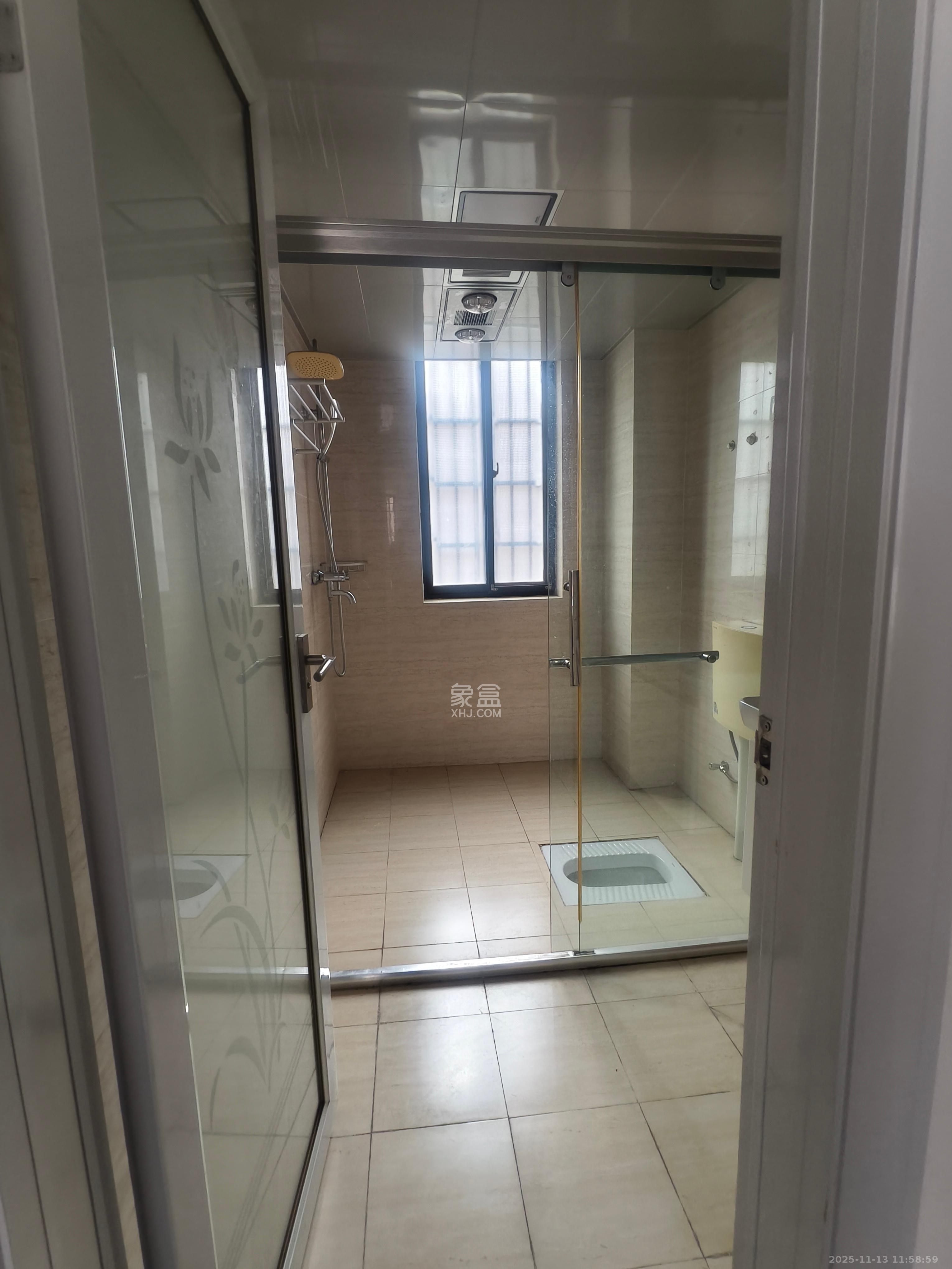 康桥长郡  4室2厅2卫    2600.0元/月室内图