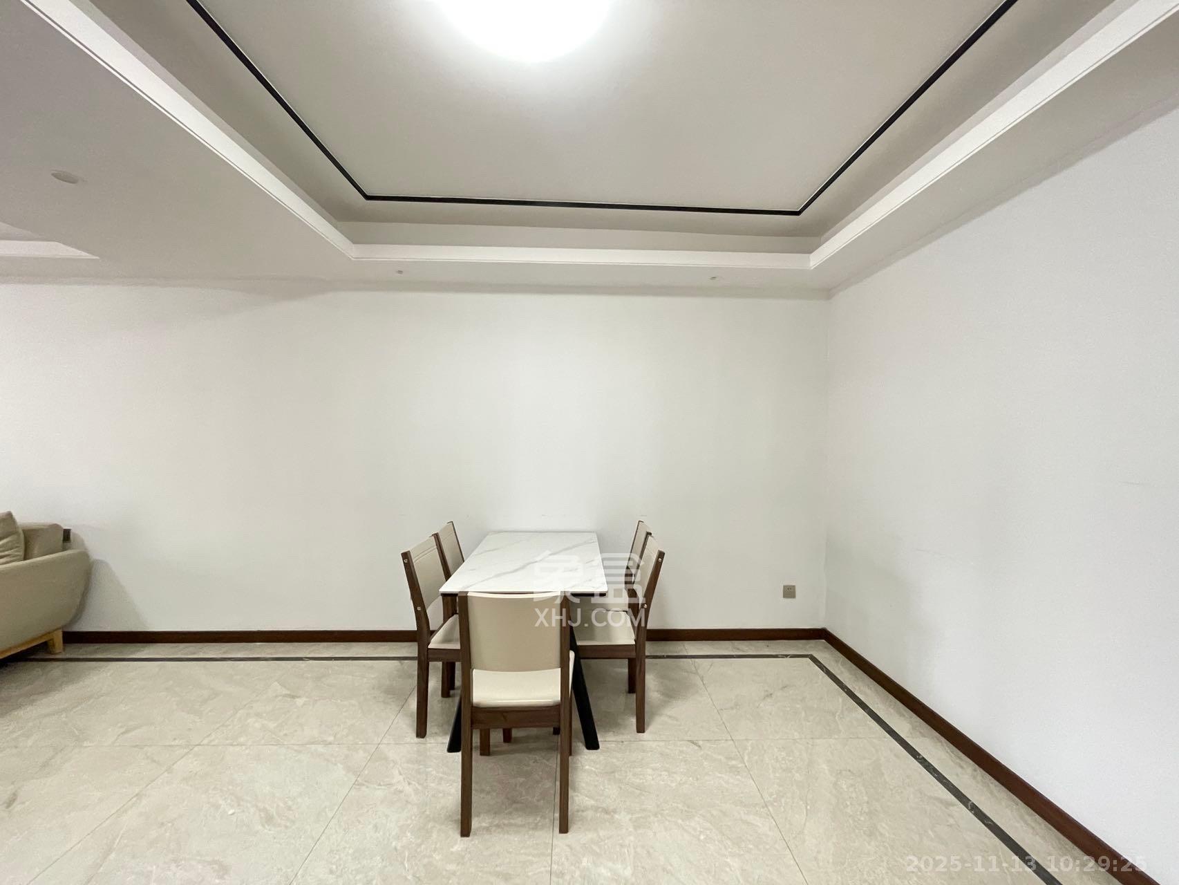 中国铁建金色蓝庭  3室2厅2卫    3200.0元/月室内图