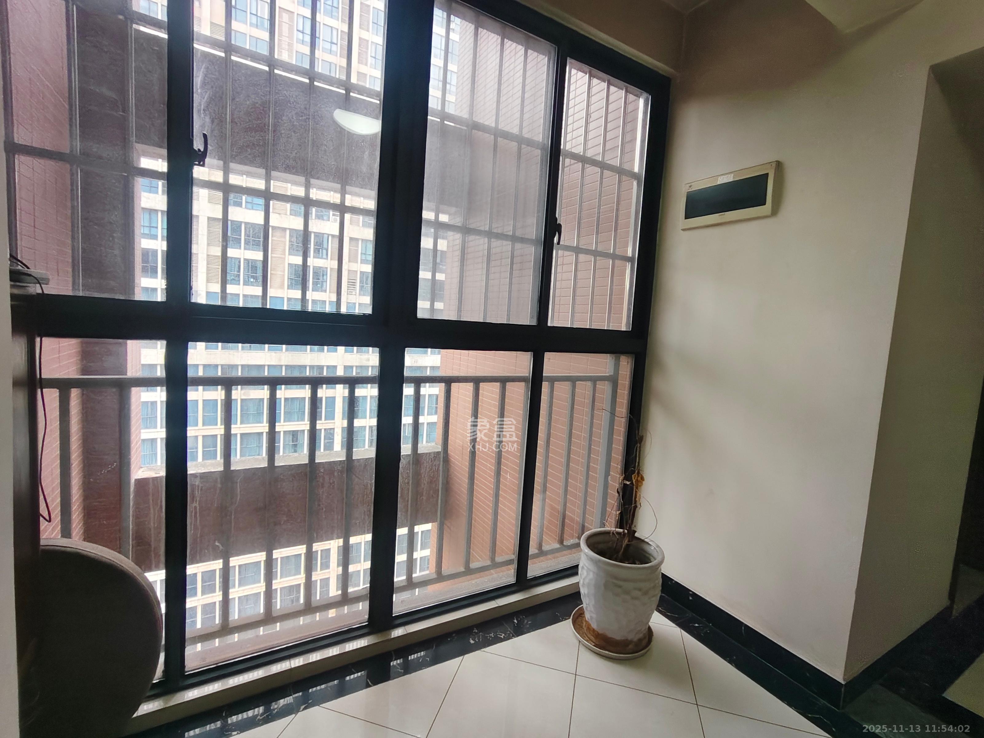 盛地尊域 3室2厅2卫 2200.0元/月 盛地尊域 3室2厅2卫 2200.0元/月室内图