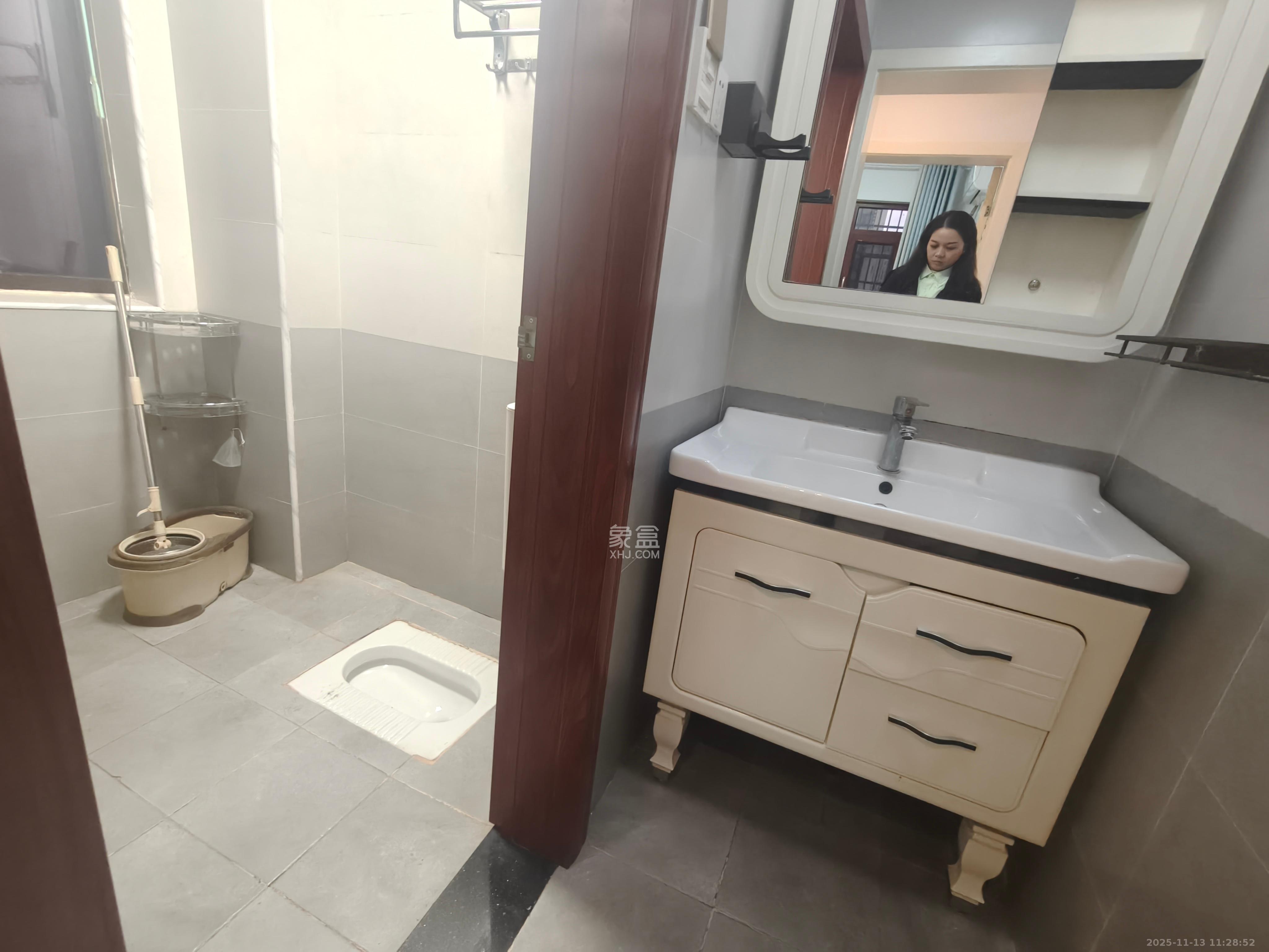 盛隆佳园 2室2厅1卫 2200.0元/月 盛隆佳园 2室2厅1卫 2200.0元/月室内图