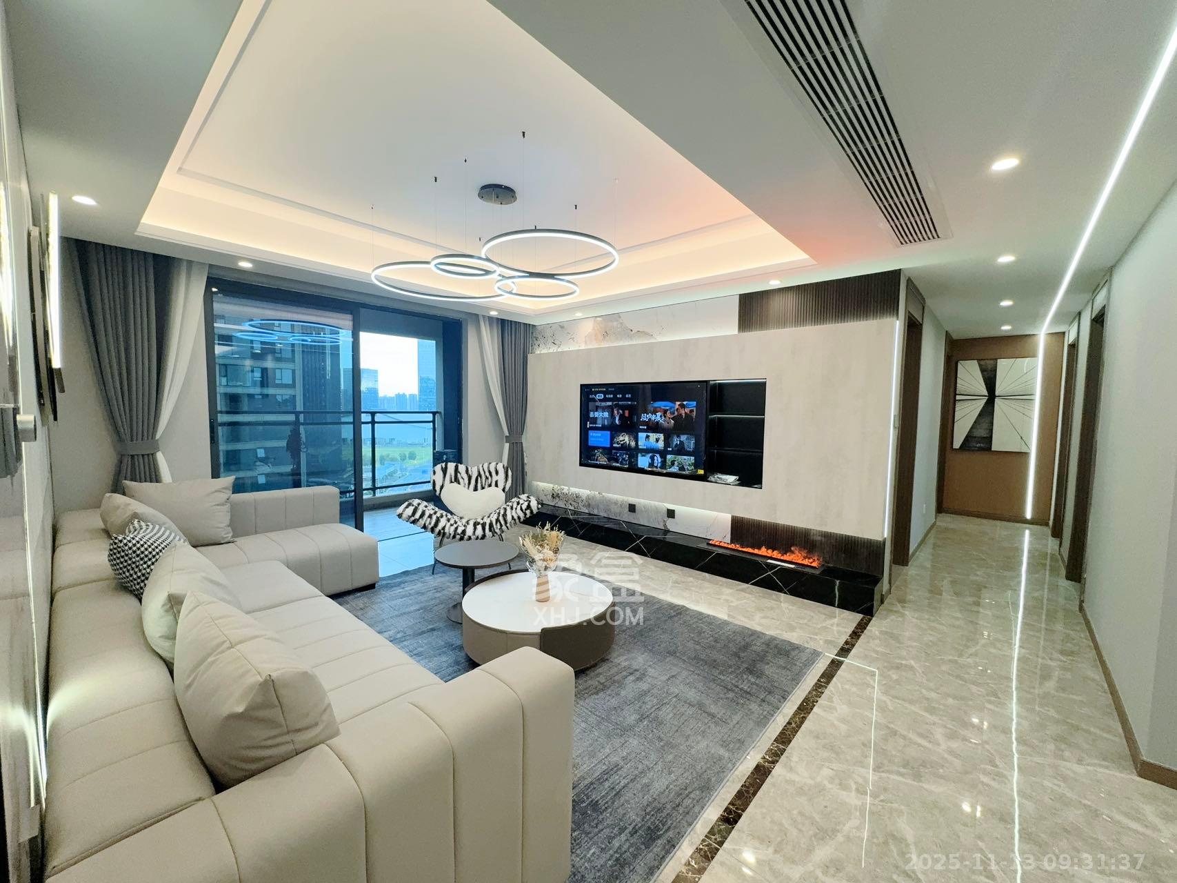 绿地V岛  4室1厅2卫    4800.0元/月室内图1