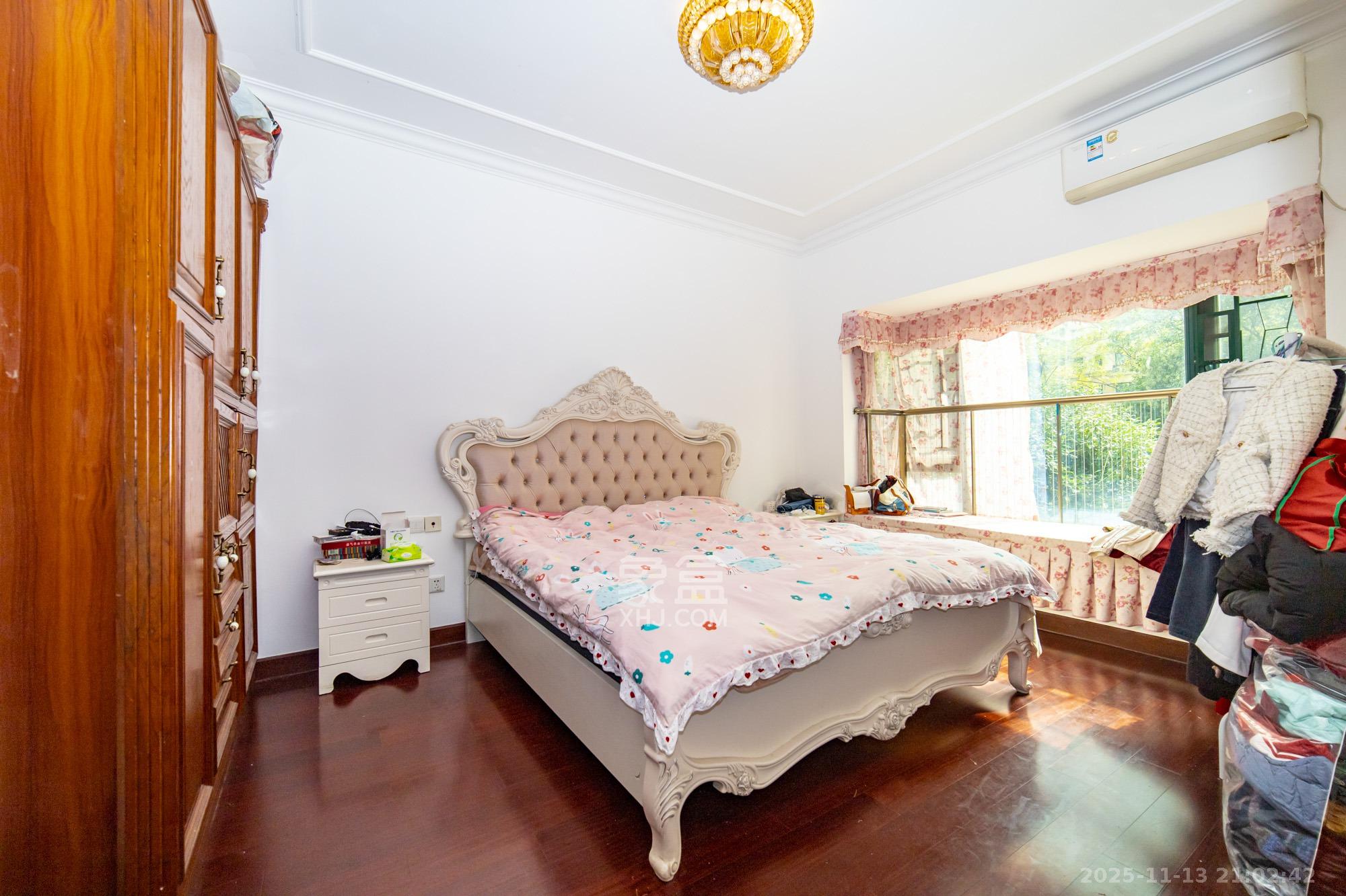 恒大翡翠华庭  3室2厅1卫    65.8万卧室