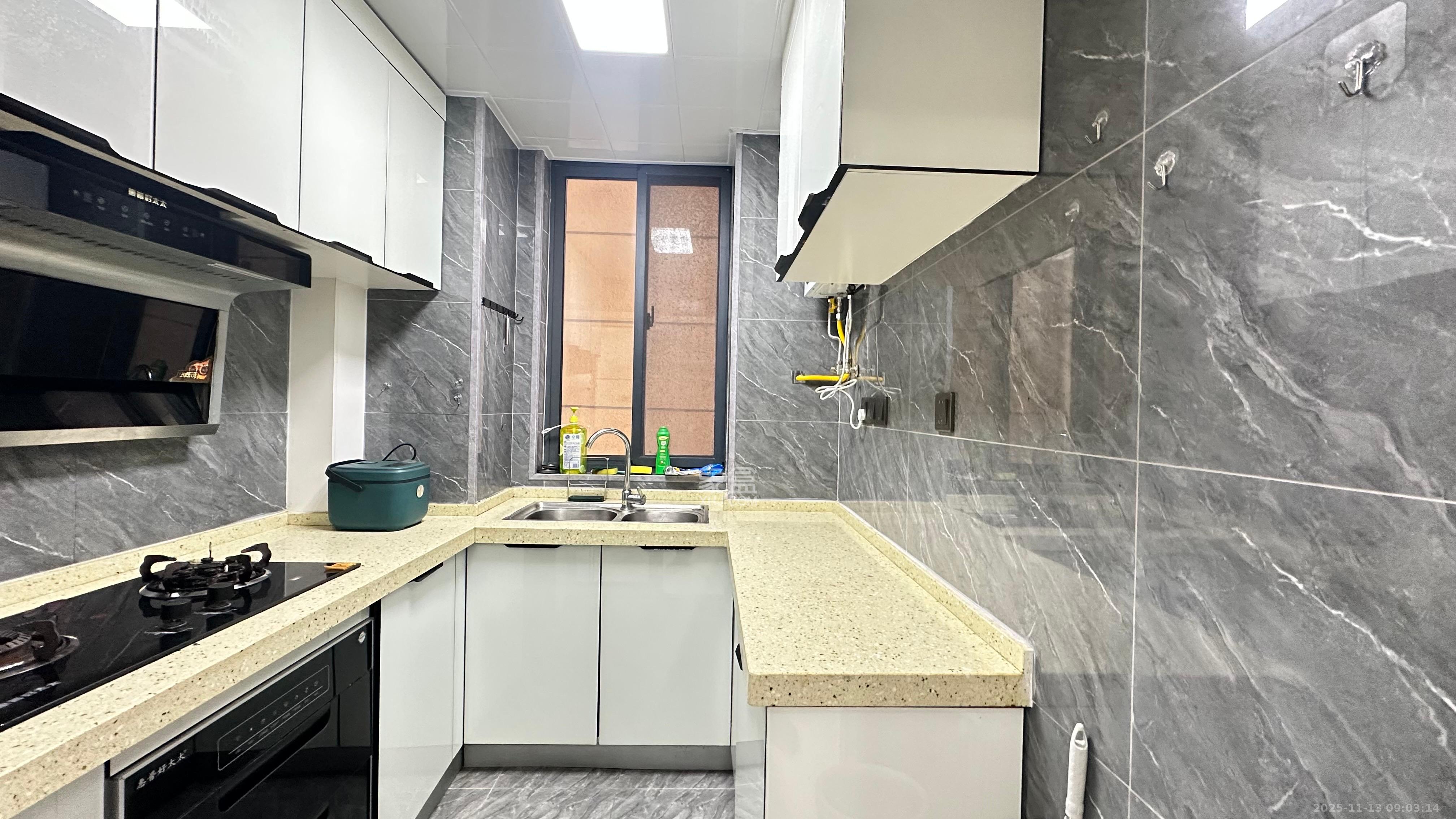 明发国际城  3室2厅2卫    2500.0元/月室内图