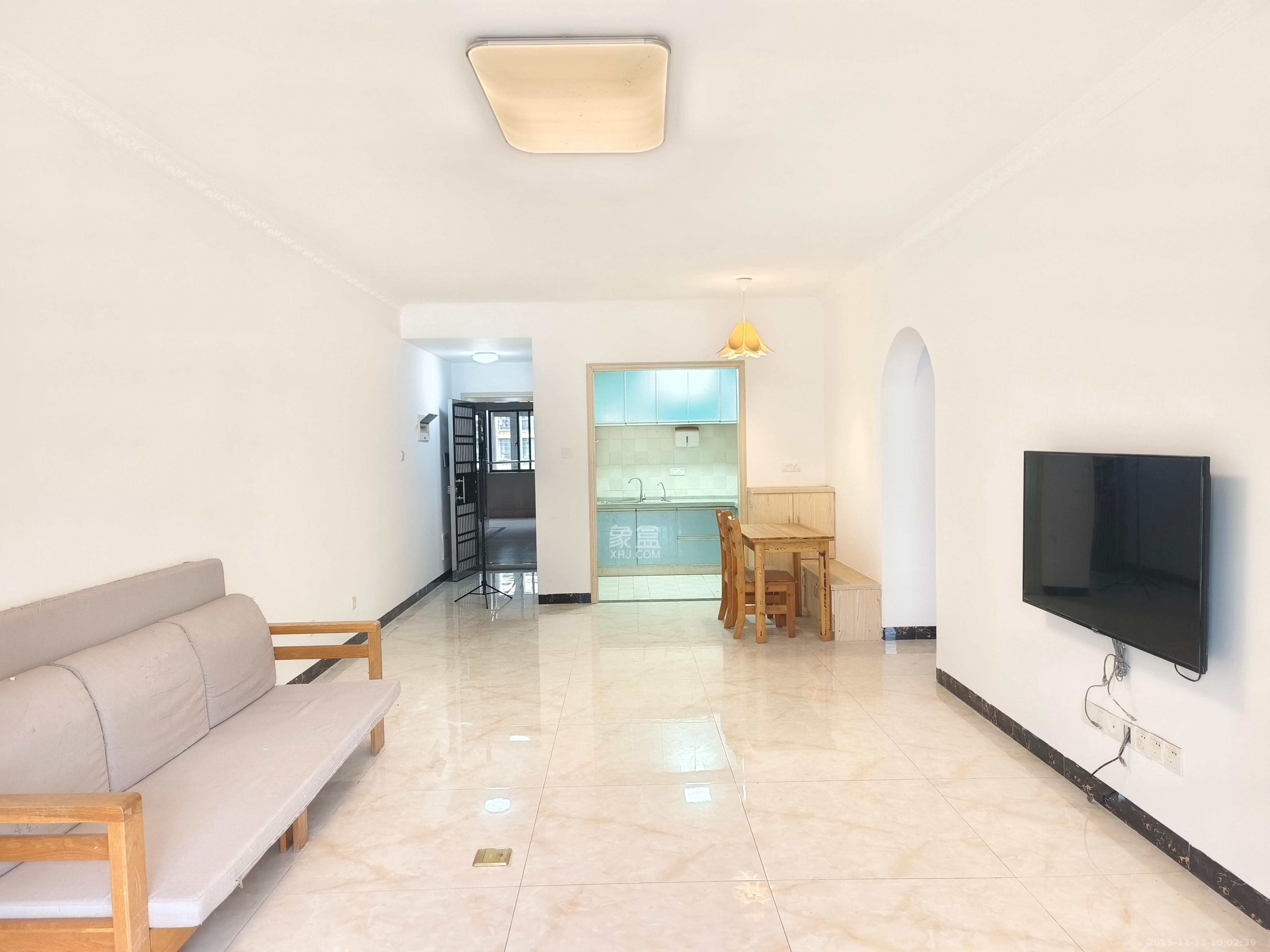 勤诚达新界  3室2厅1卫    2000.0元/月室内图