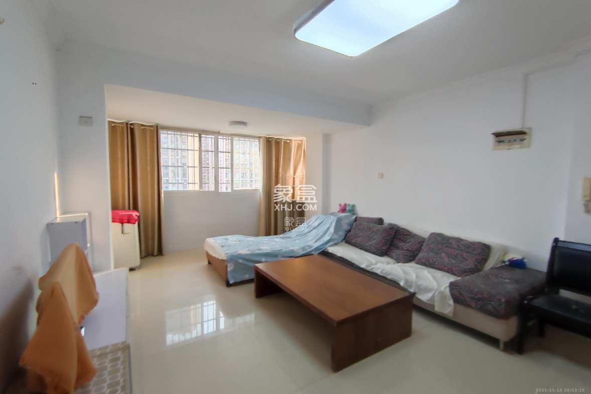 润芳园 3室2厅1卫 2000.0元/月 润芳园 3室2厅1卫 2000.0元/月室内图