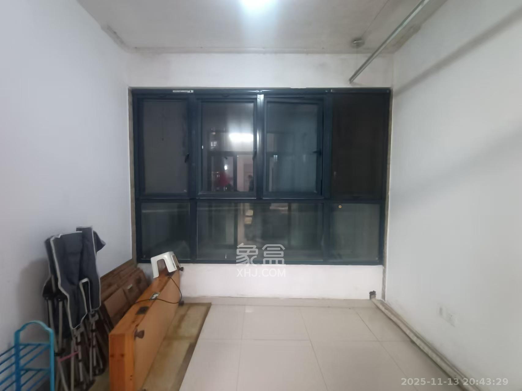 湘府9号  2室1厅1卫    2400.0元/月室内图