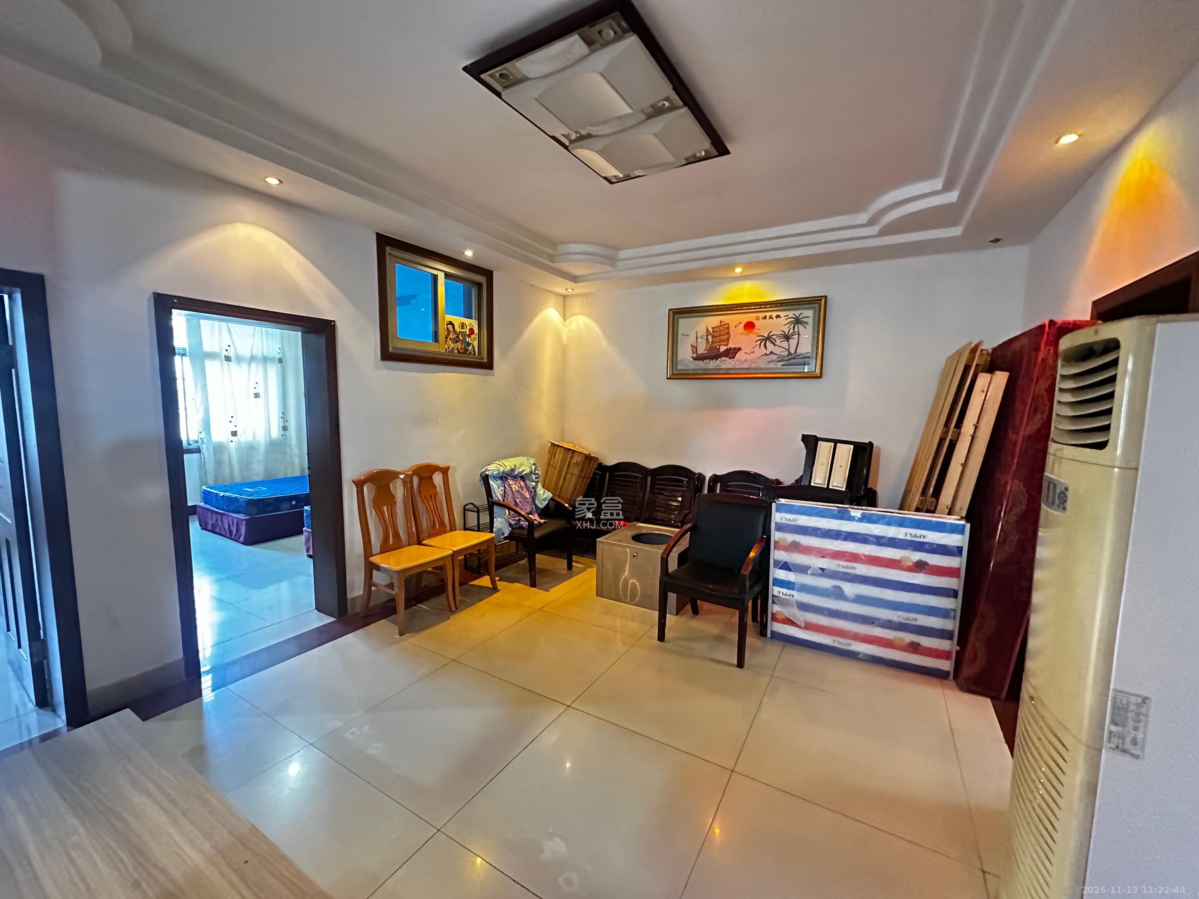 星沙三区  3室2厅1卫    1300.0元/月室内图