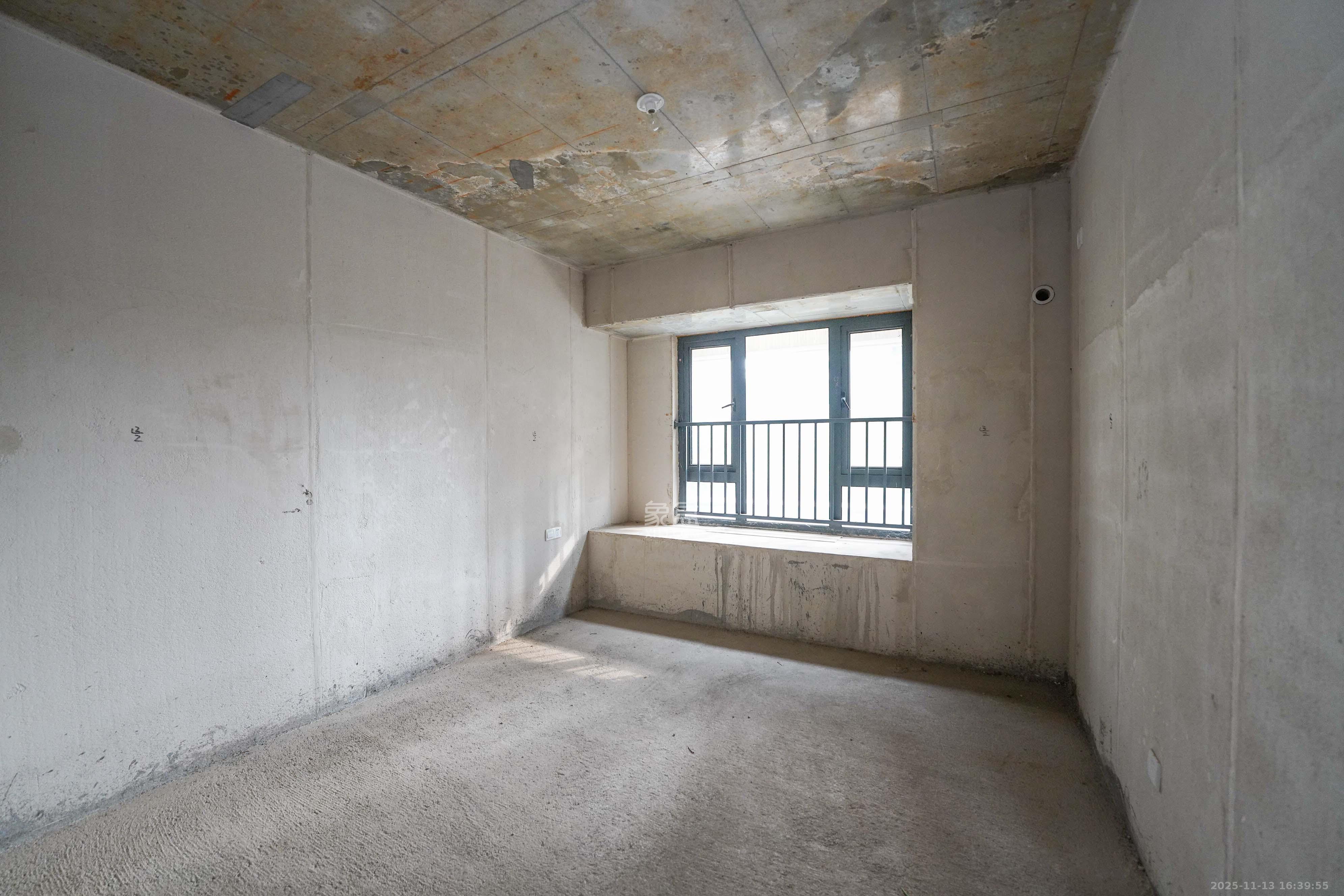 五矿万境蓝山  3室2厅2卫    103.0万卧室