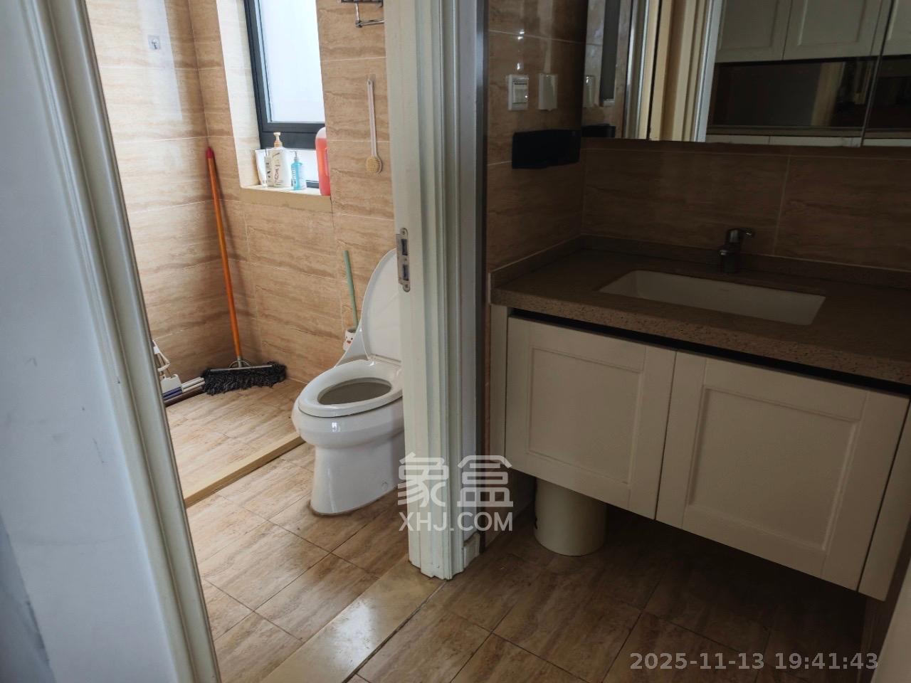 万科魅力之城锋镜里 3室2厅2卫 2800.0元/月 万科魅力之城锋镜里 3室2厅2卫 2800.0元/月室内图