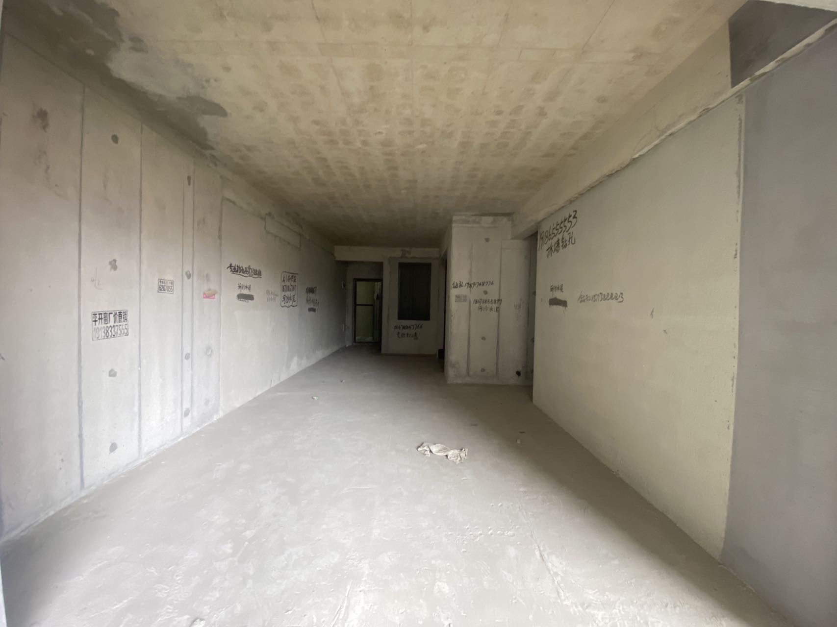 青春里  1室0厅0卫    93.8万