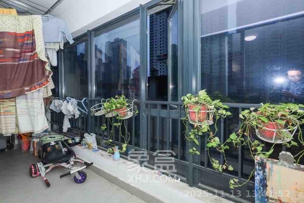 南山梅溪一方  3室2厅2卫    2800.0元/月室内图