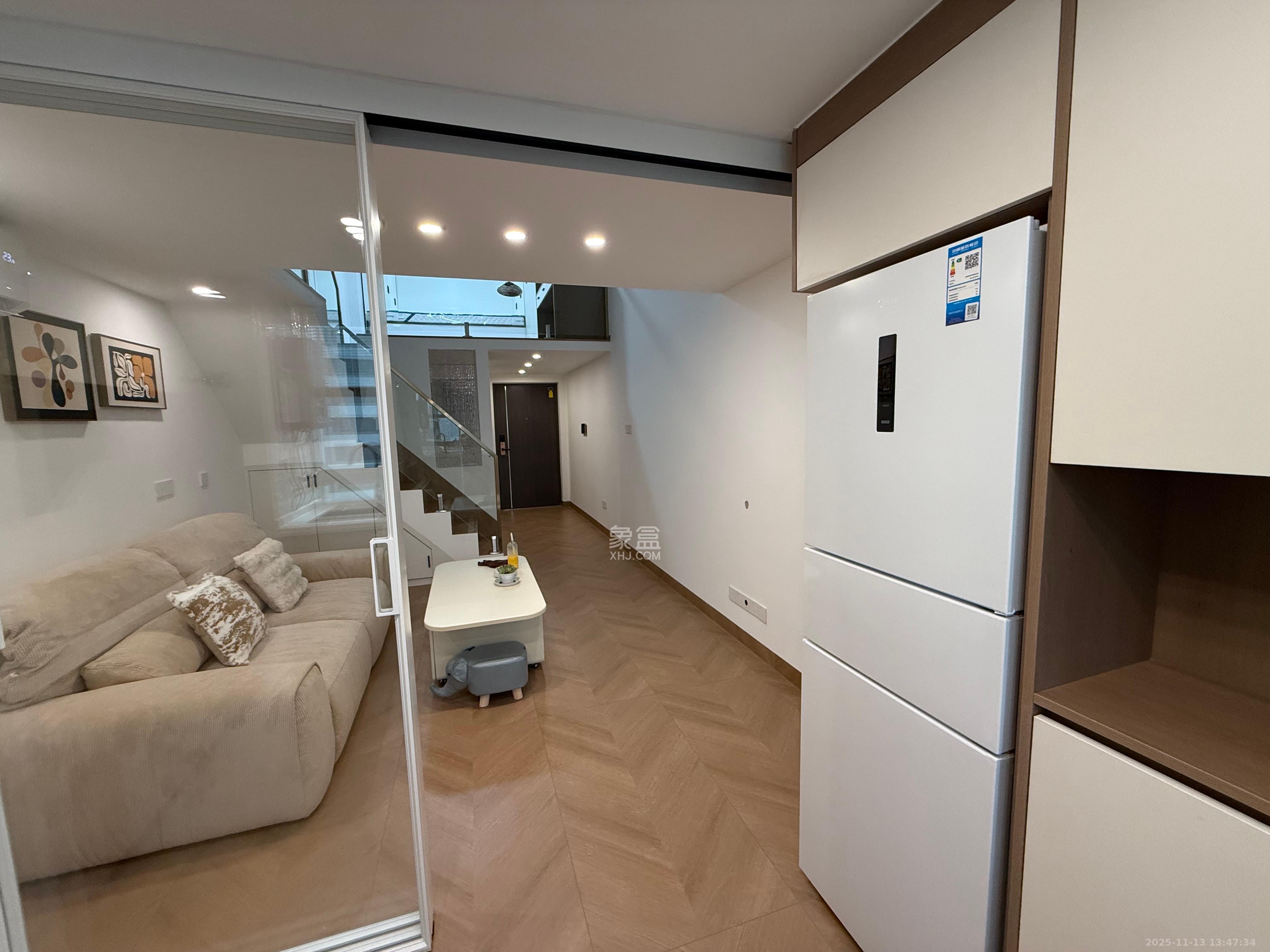 复地滨江金融中心  2室2厅1卫    2800.0元/月室内图