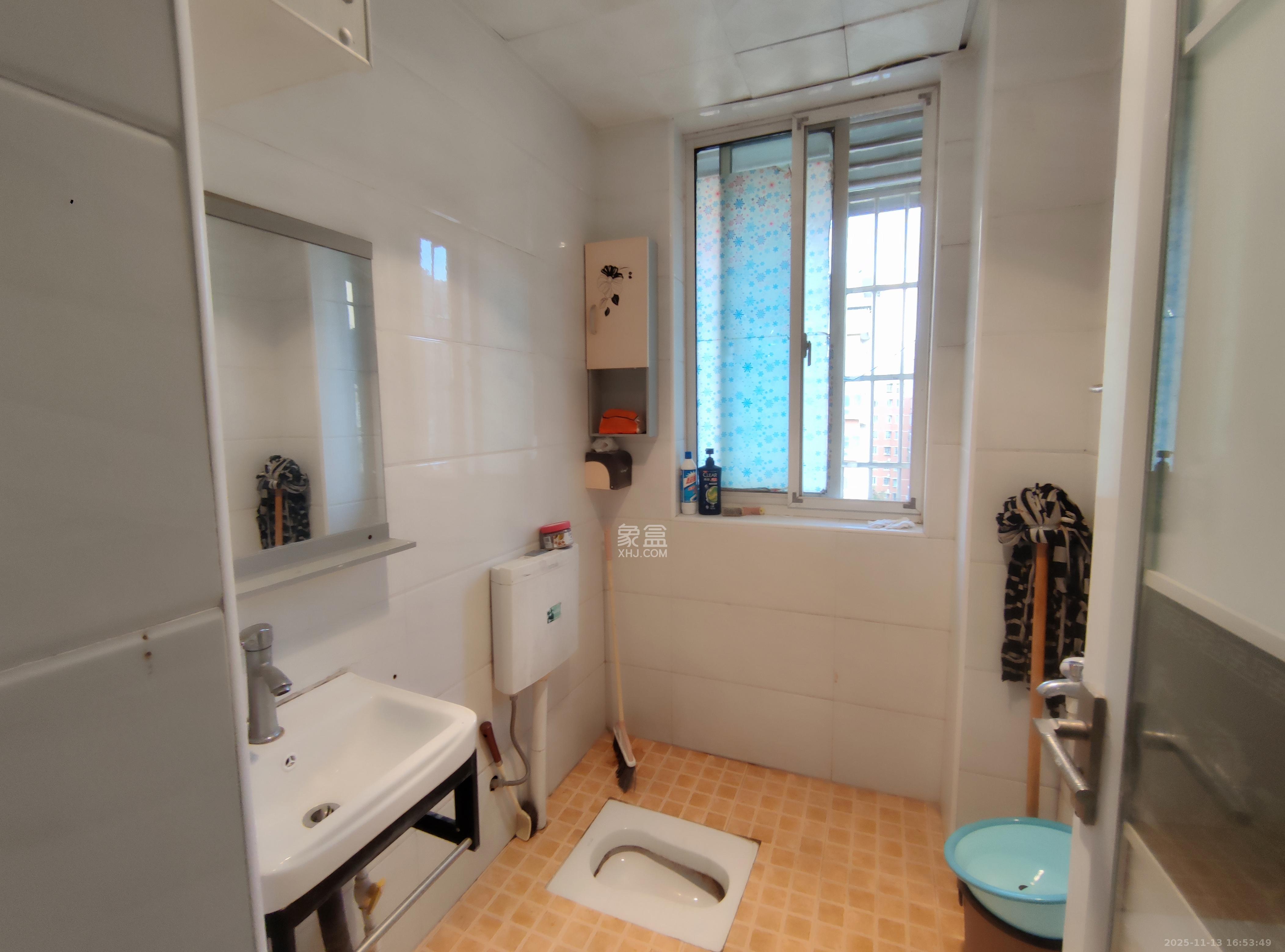 润芳园  3室2厅1卫    2000.0元/月室内图