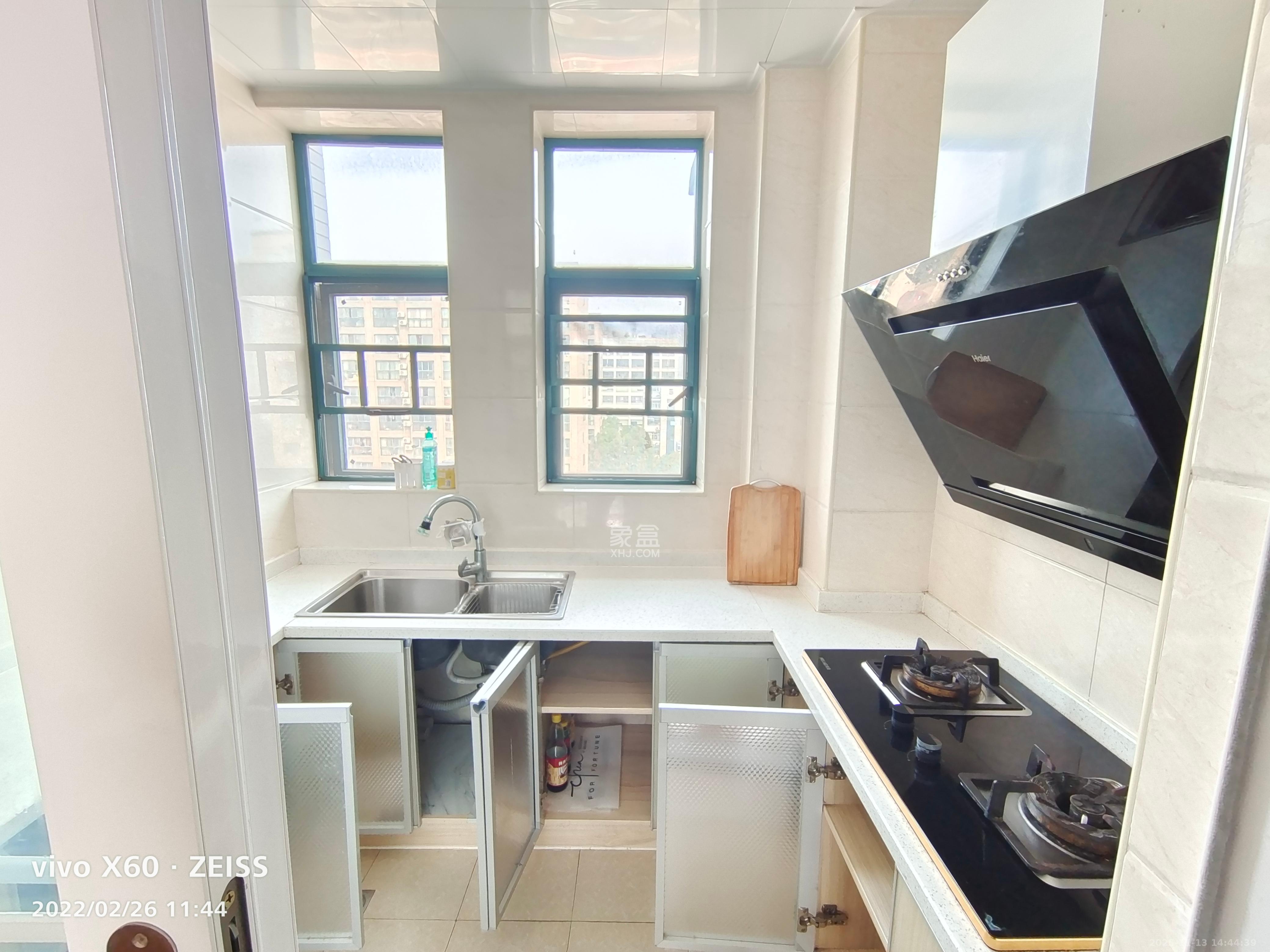 华天苑 3室2厅1卫 2400.0元/月 华天苑 3室2厅1卫 2400.0元/月室内图