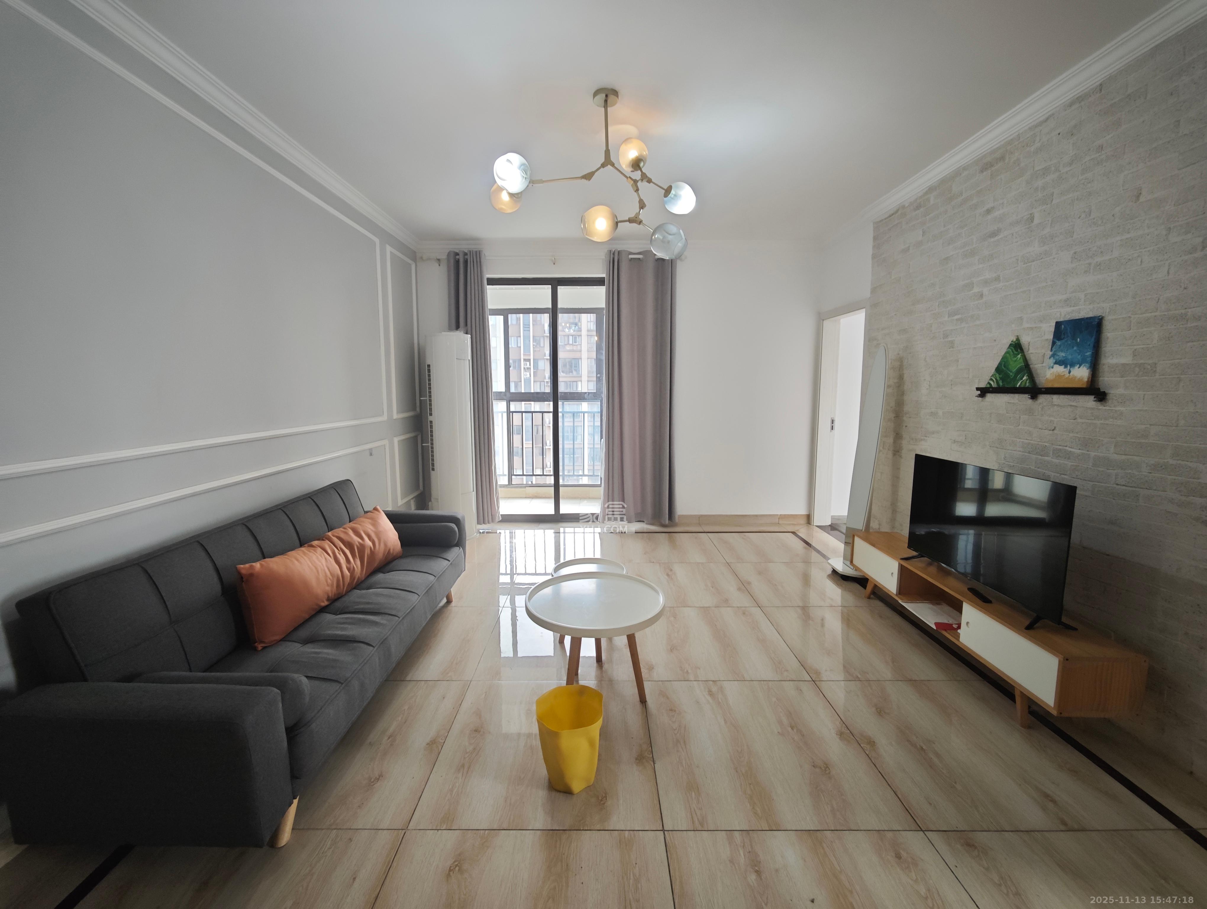 雨花公馆(紫苔名苑)  1室2厅1卫    2800.0元/月