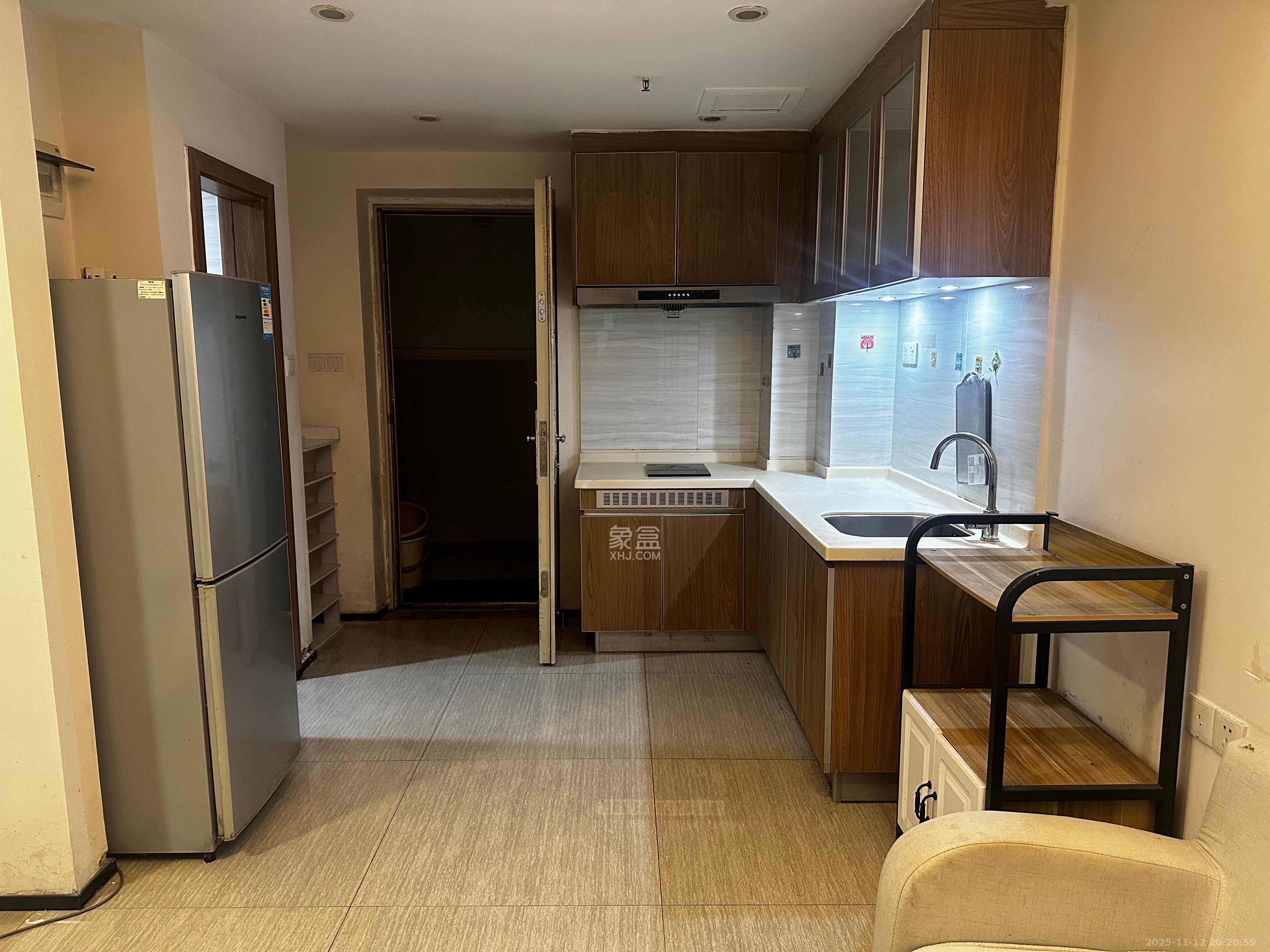 奥林匹克花园贡院三期  1室1厅1卫    1300.0元/月室内图