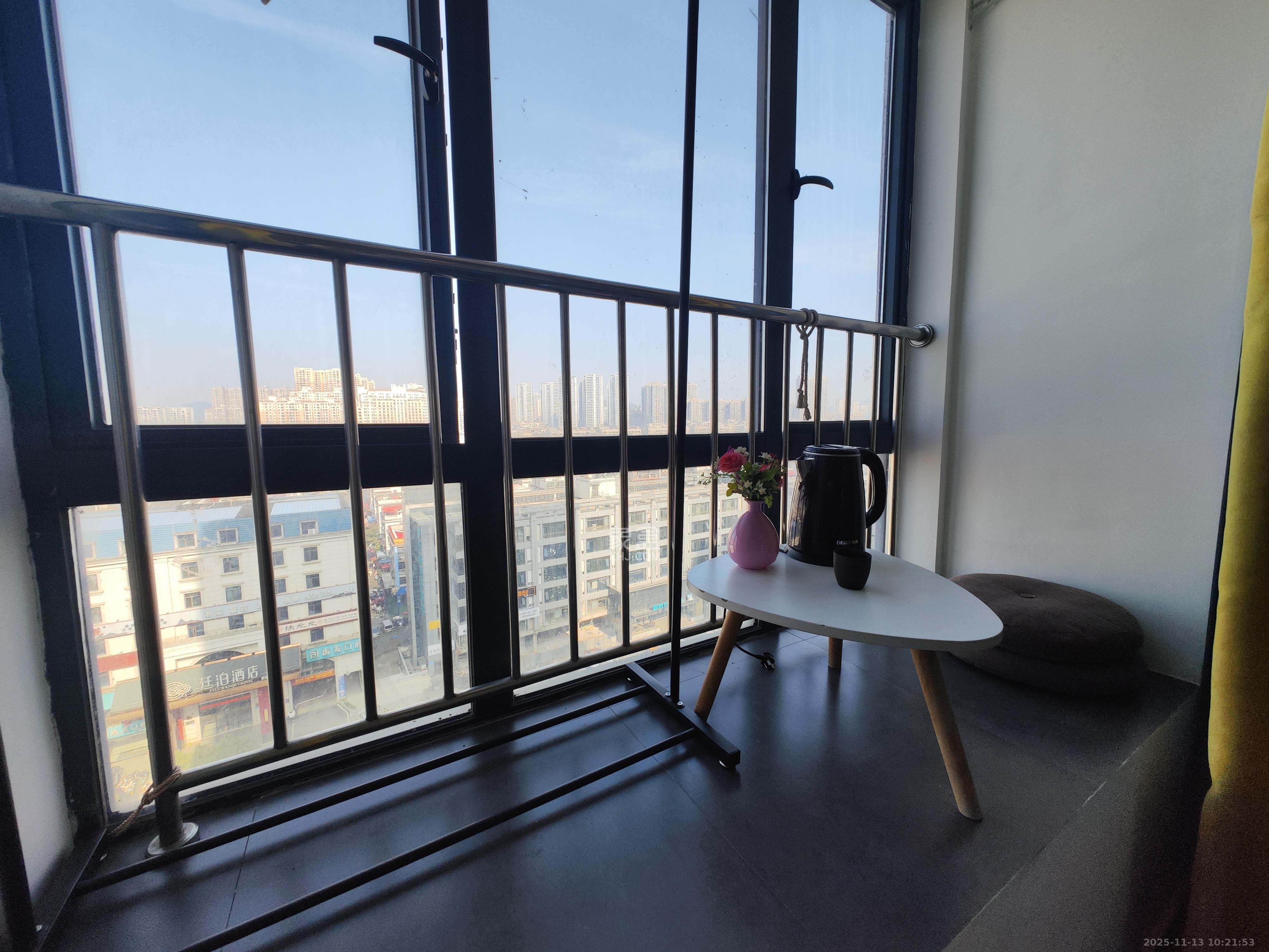 洋湖时代  1室1厅1卫    1200.0元/月室内图