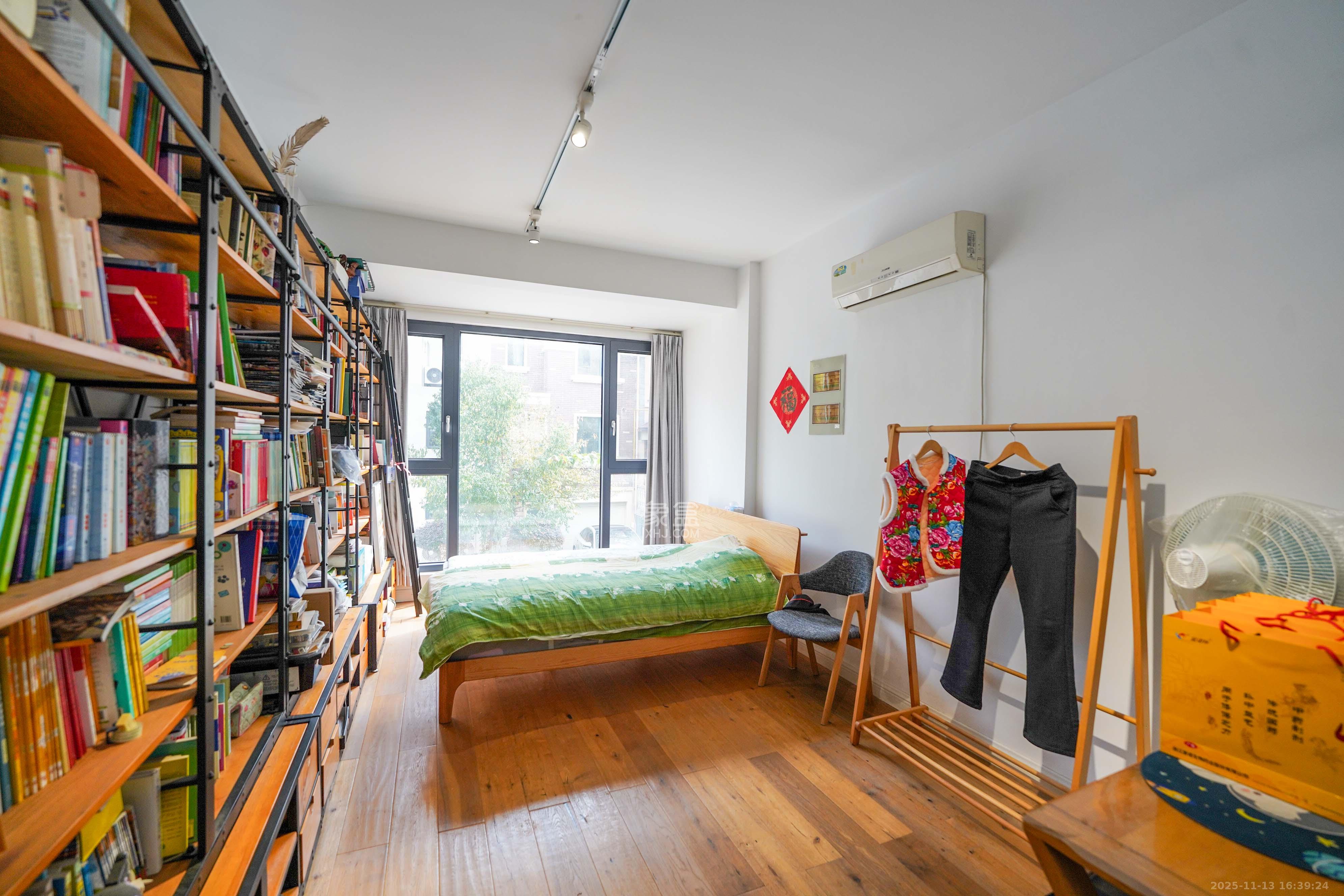 御邦  1室0厅0卫    298.0万卧室