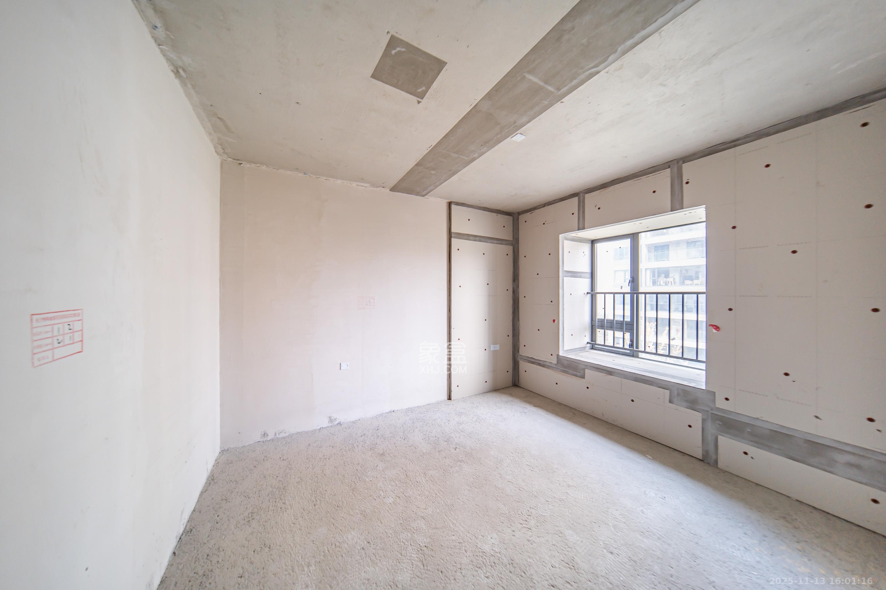 城发恒伟东风映1897 4室2厅2卫 340.0万 城发恒伟东风映1897 4室2厅2卫 340.0万卧室