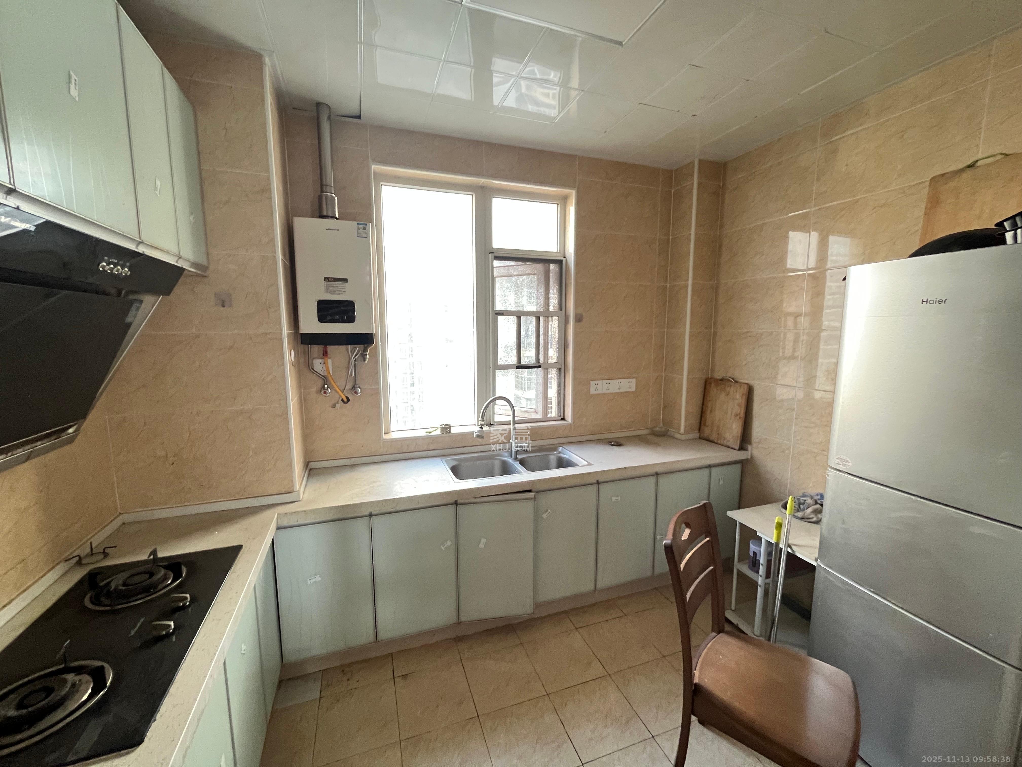 中房F联邦 4室2厅2卫 2800.0元/月 中房F联邦 4室2厅2卫 2800.0元/月室内图