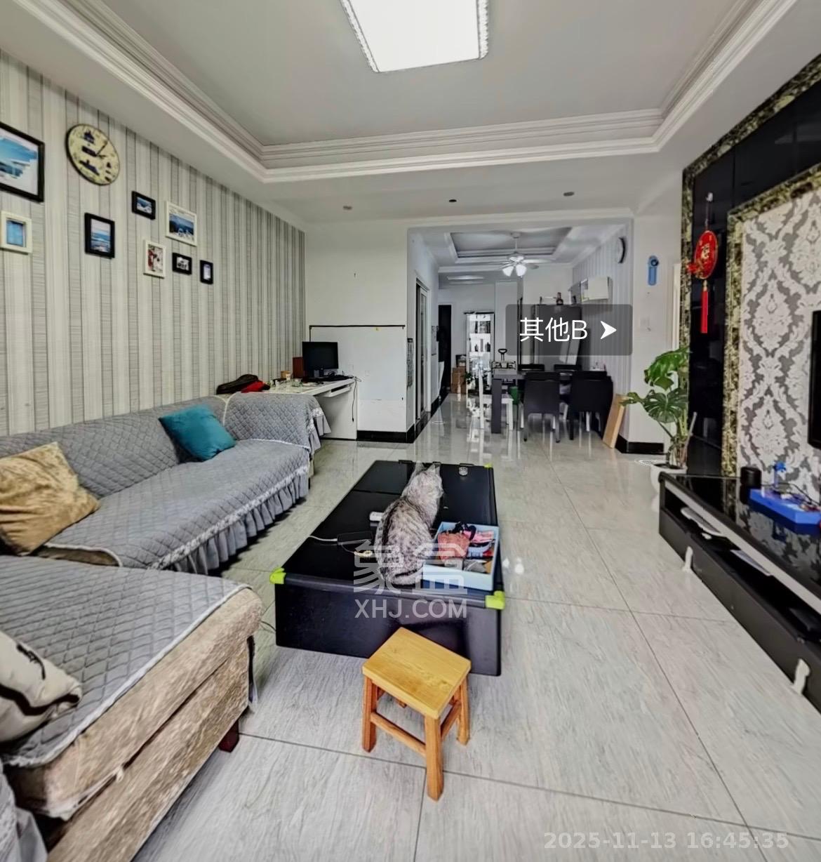 阳光100三期  3室2厅1卫    2600.0元/月室内图