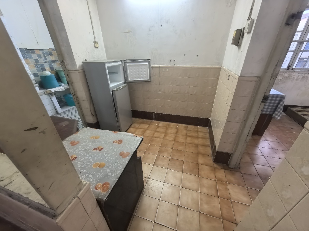 甸花新村  3室2厅1卫    59.0万客厅