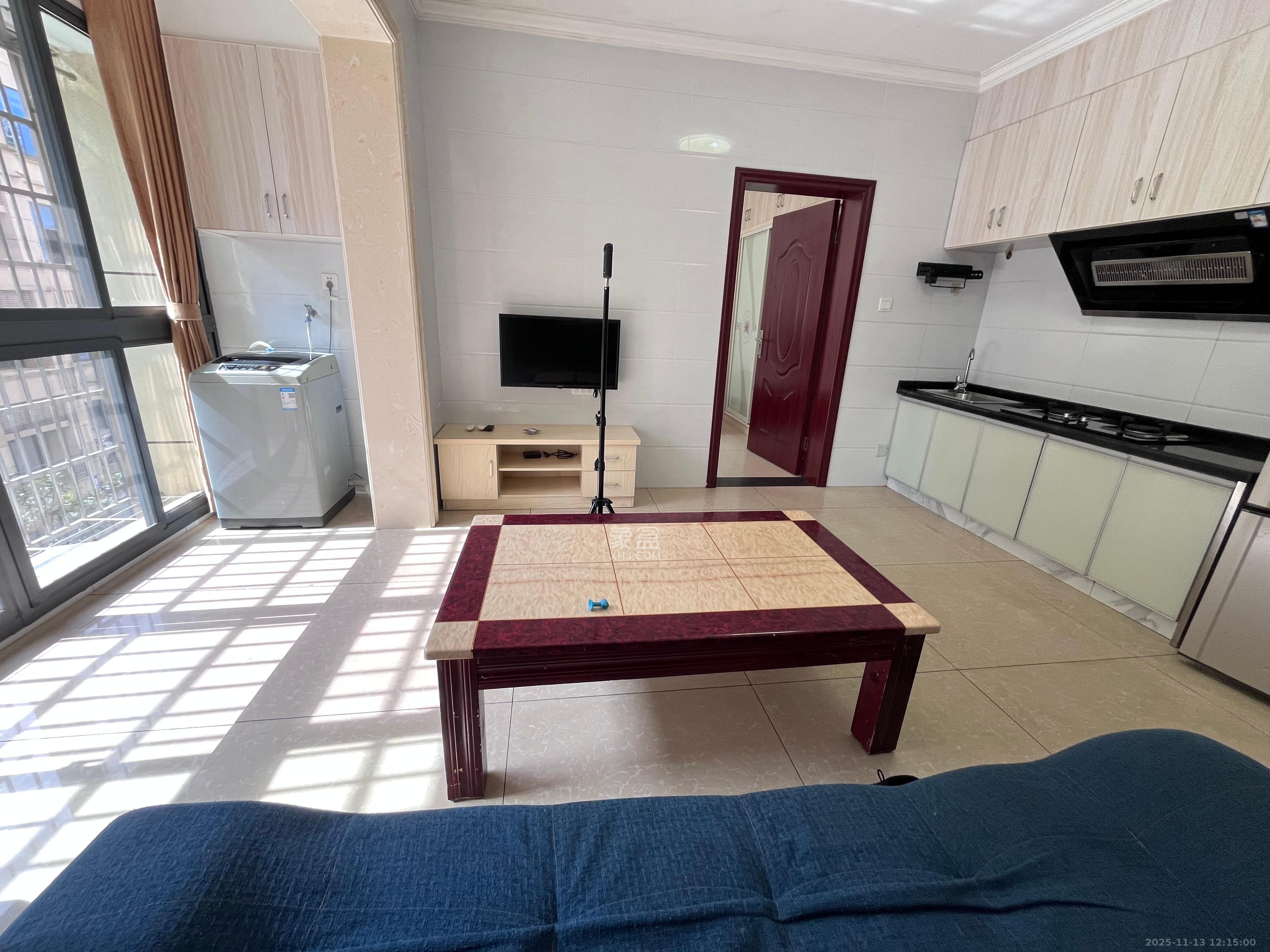 和康园小区  1室1厅1卫    1300.0元/月室内图