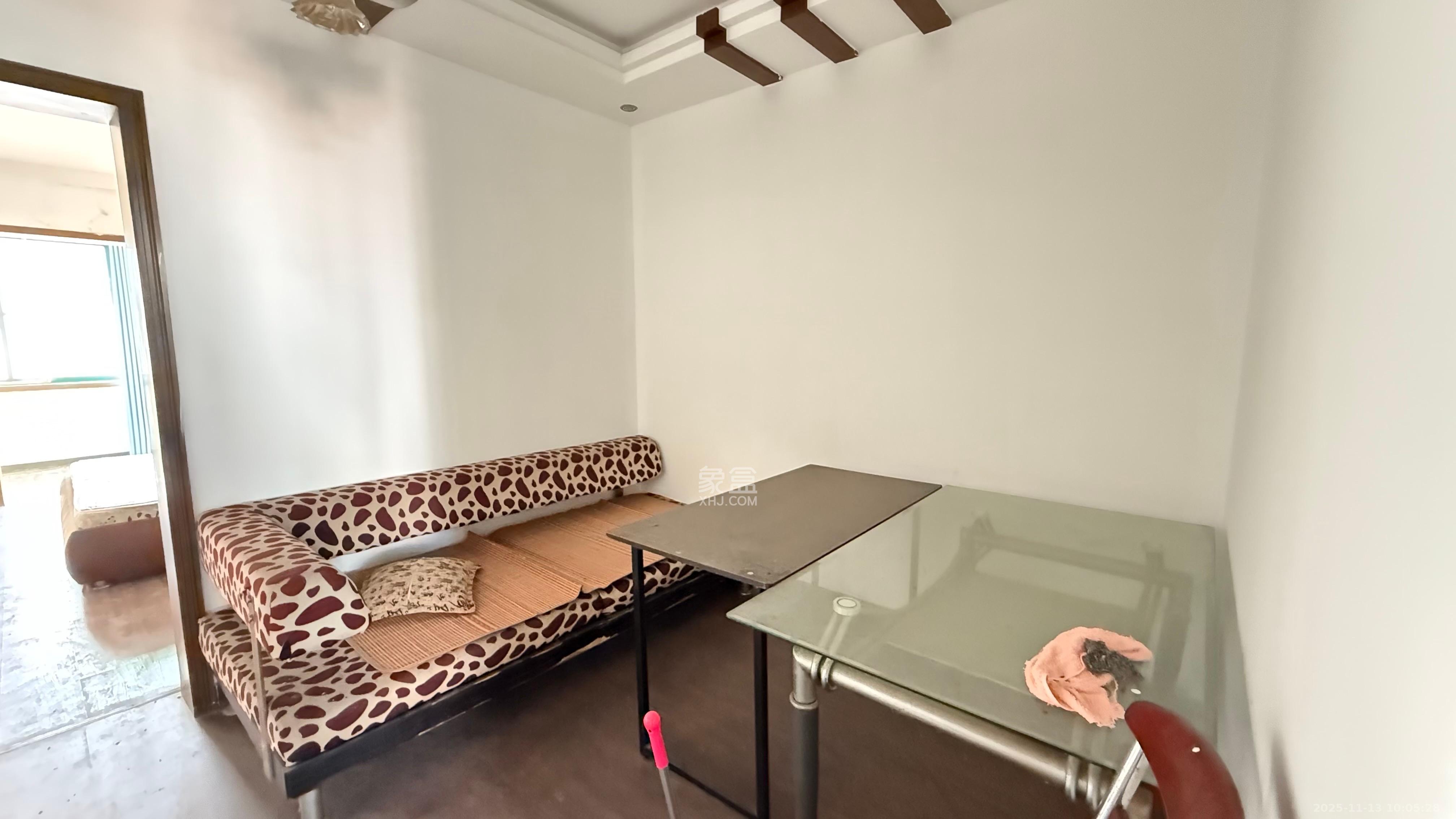 三湘小区  3室2厅1卫    1800.0元/月室内图