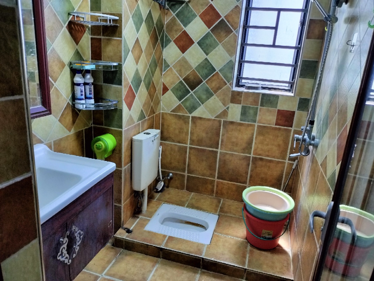 翡翠水城（住宅）  2室2厅1卫    2300.0元/月室内图