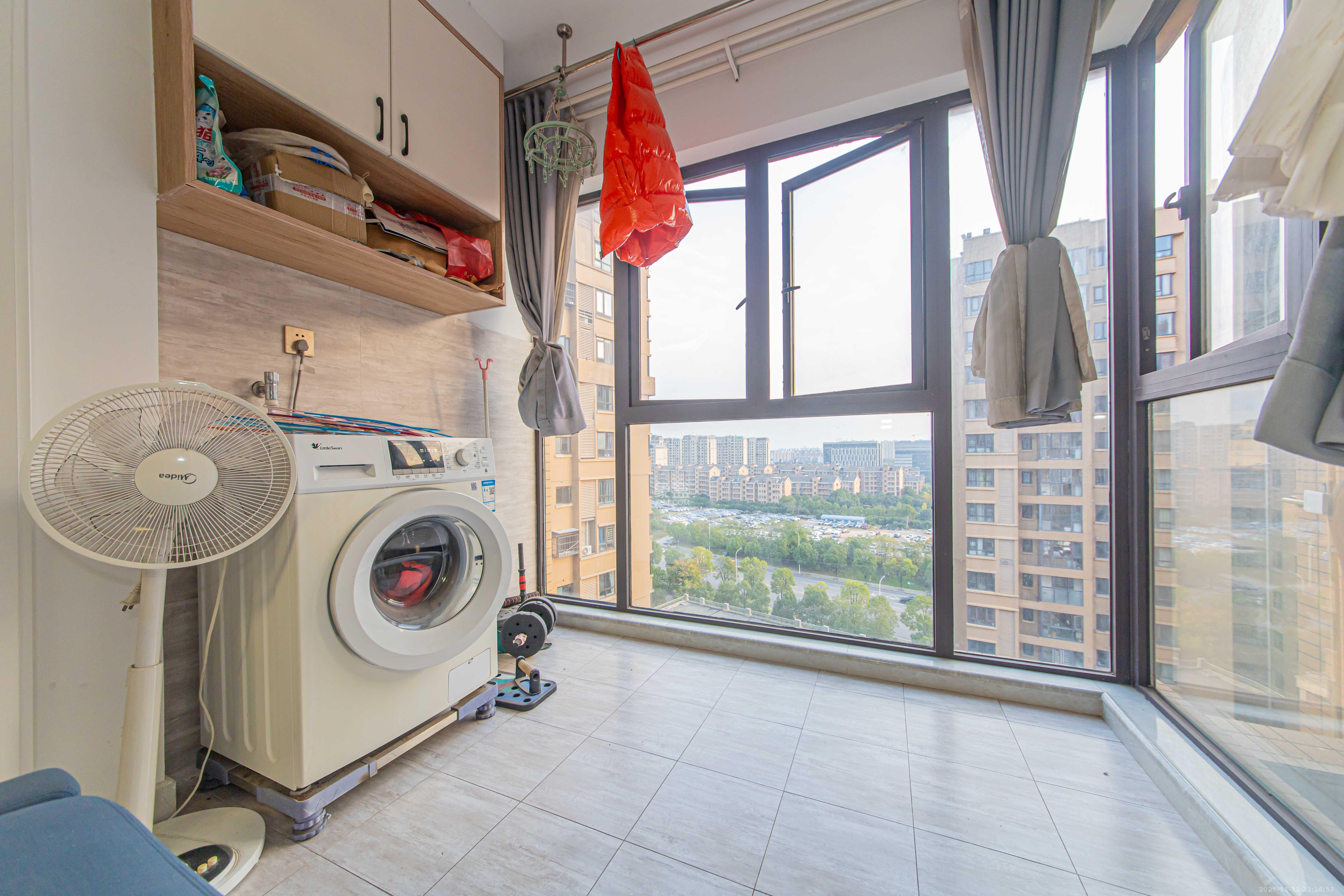 北辰中央公园C区 3室2厅1卫 83.9万 北辰中央公园C区 3室2厅1卫 83.9万阳台