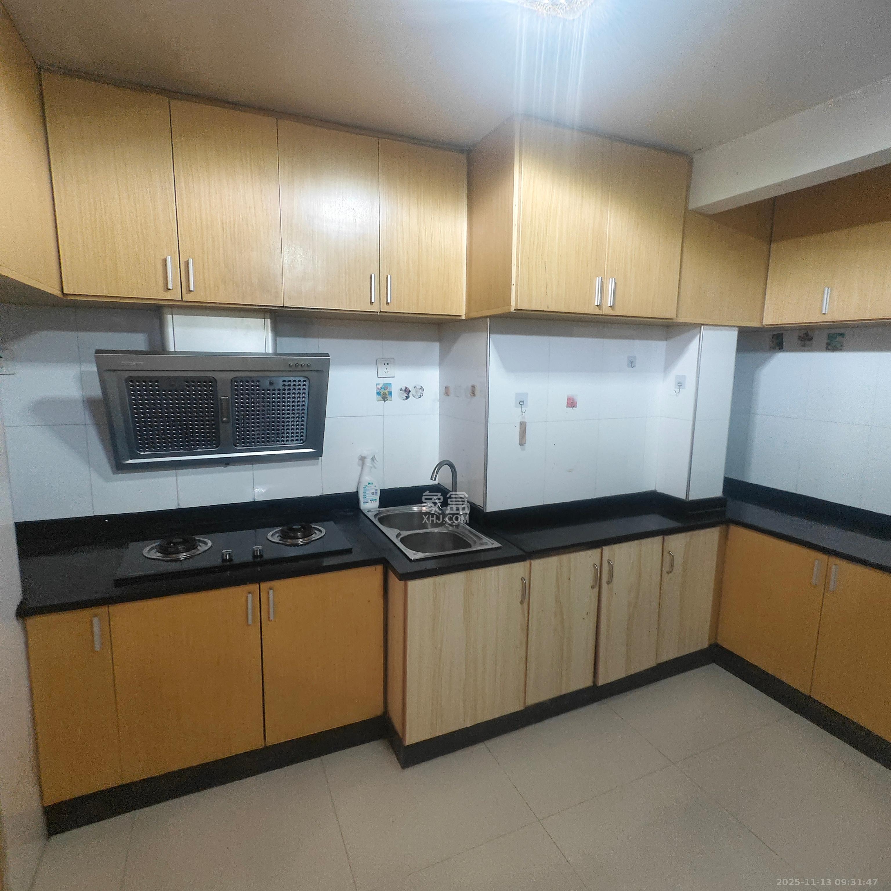 QQ生活馆  2室1厅2卫    1600.0元/月室内图