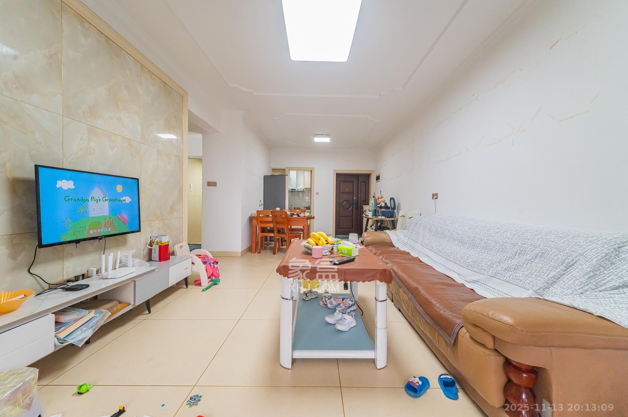 湖湾世景 3室2厅1卫 2100.0元/月 湖湾世景 3室2厅1卫 2100.0元/月室内图