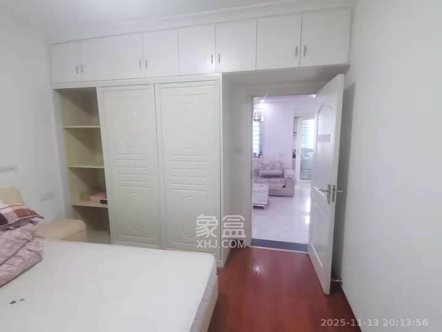 尊邸华庭  3室1厅1卫    2300.0元/月室内图