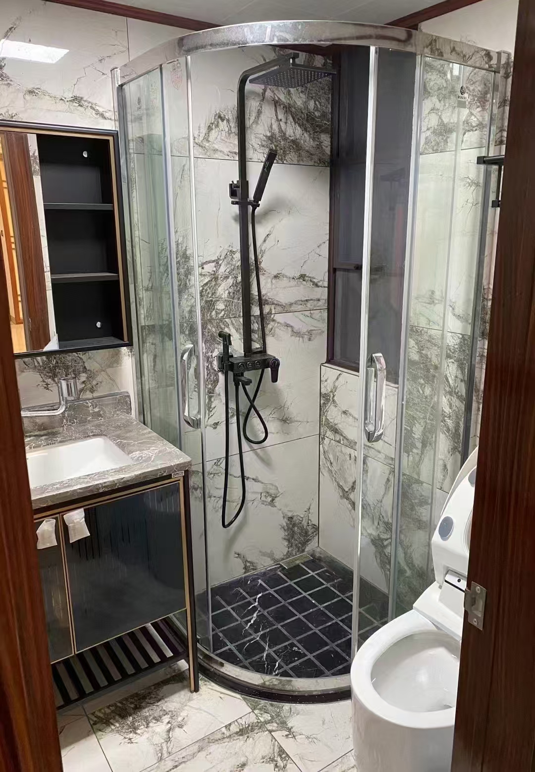 滨海新天地  3室2厅2卫    4200.0元/月室内图