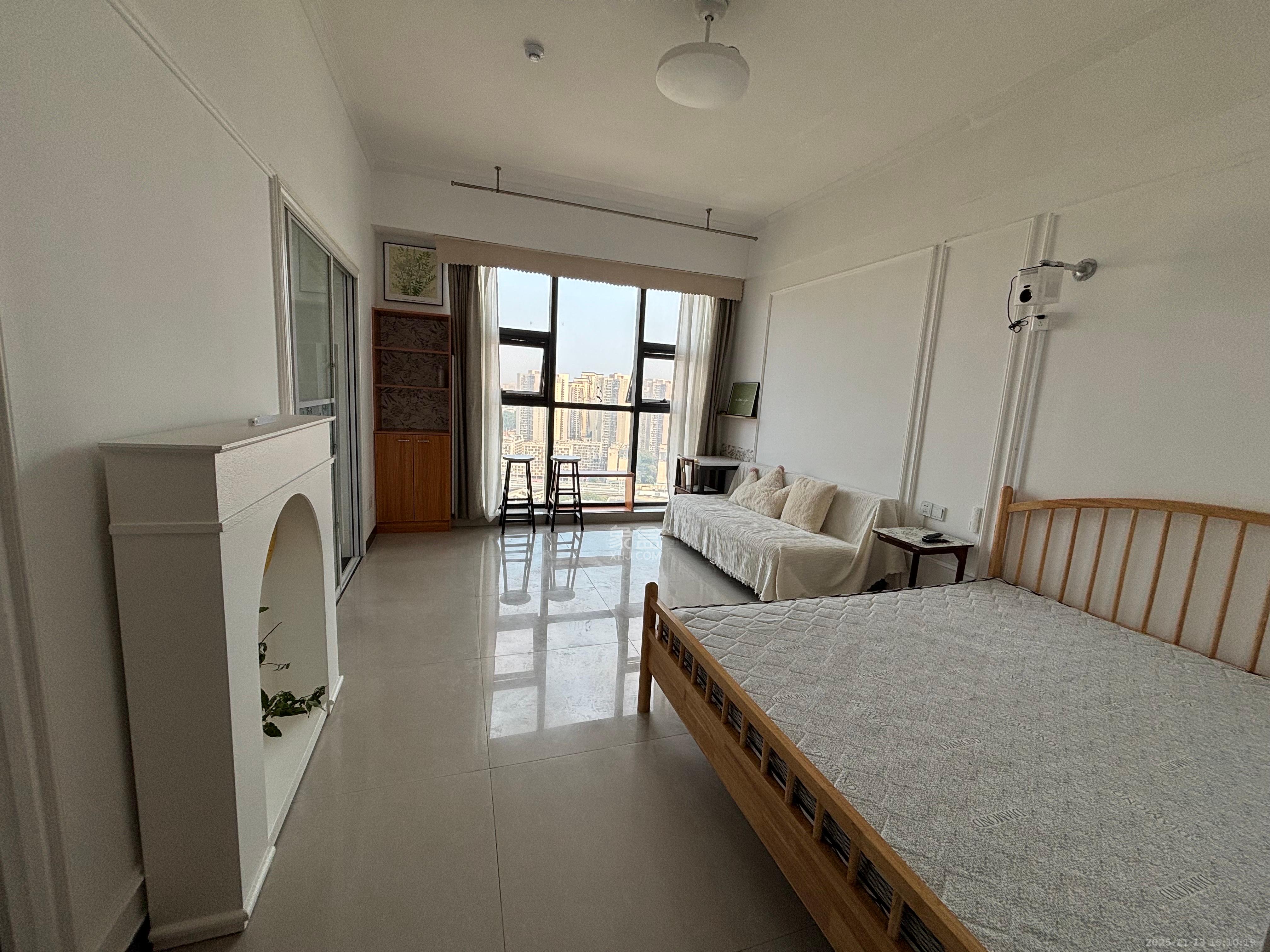 万坤图财富广场  1室1厅1卫    1800.0元/月