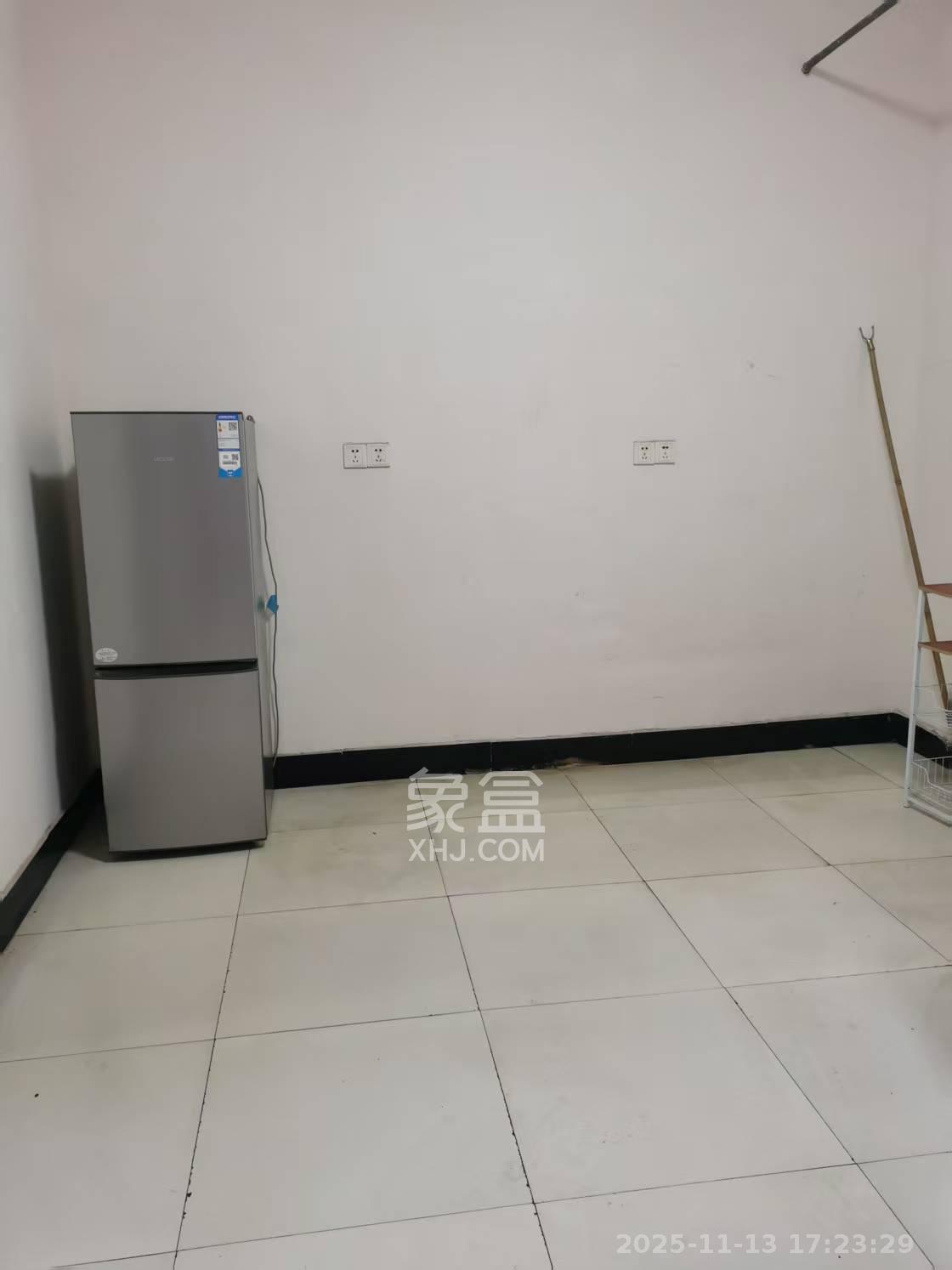 宝塔山私房散盘 1室1厅1卫 800.0元/月 宝塔山私房散盘 1室1厅1卫 800.0元/月室内图