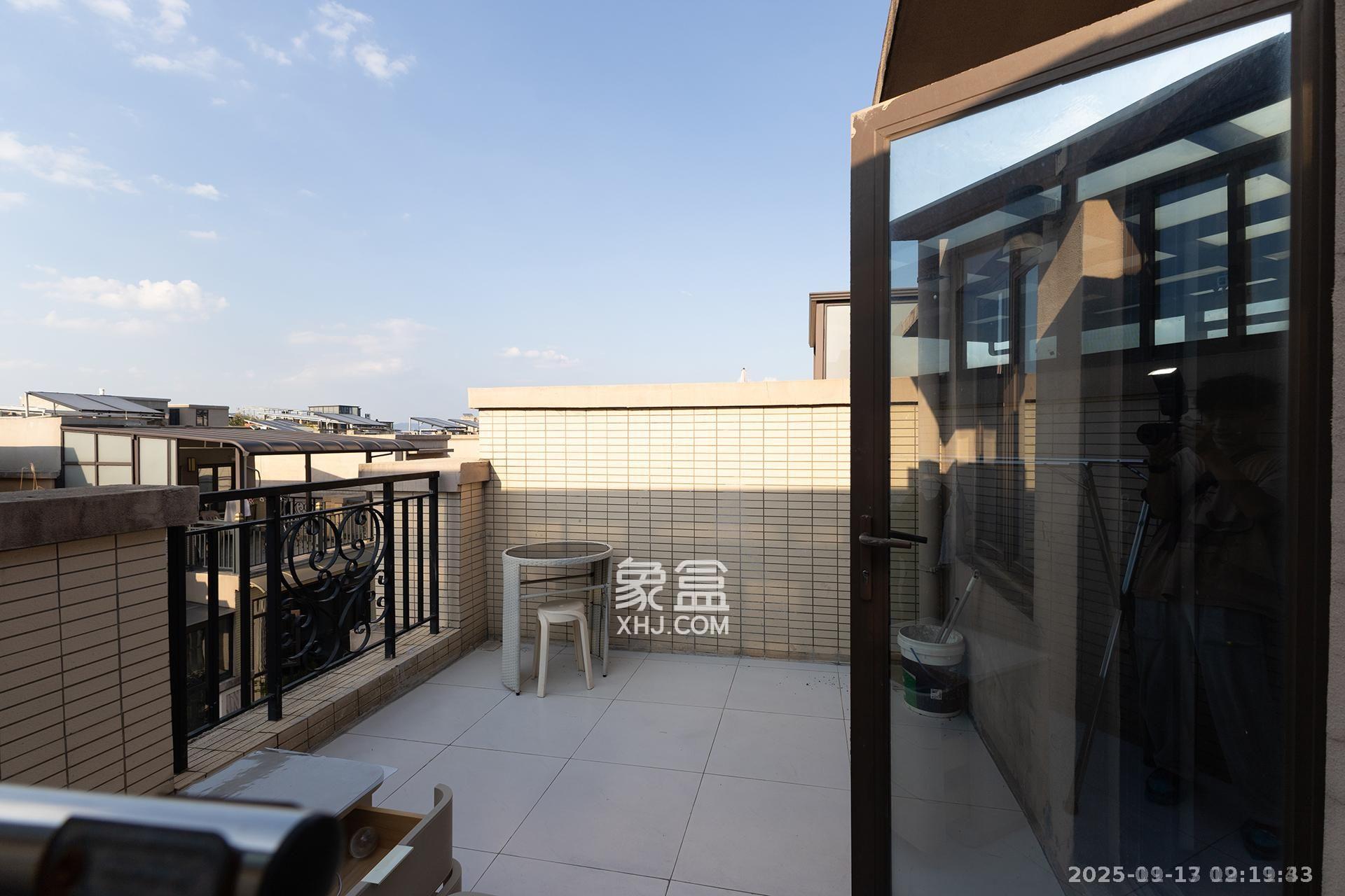 盈峰翠邸 5室2厅4卫 12000.0元/月 盈峰翠邸 5室2厅4卫 12000.0元/月室内图