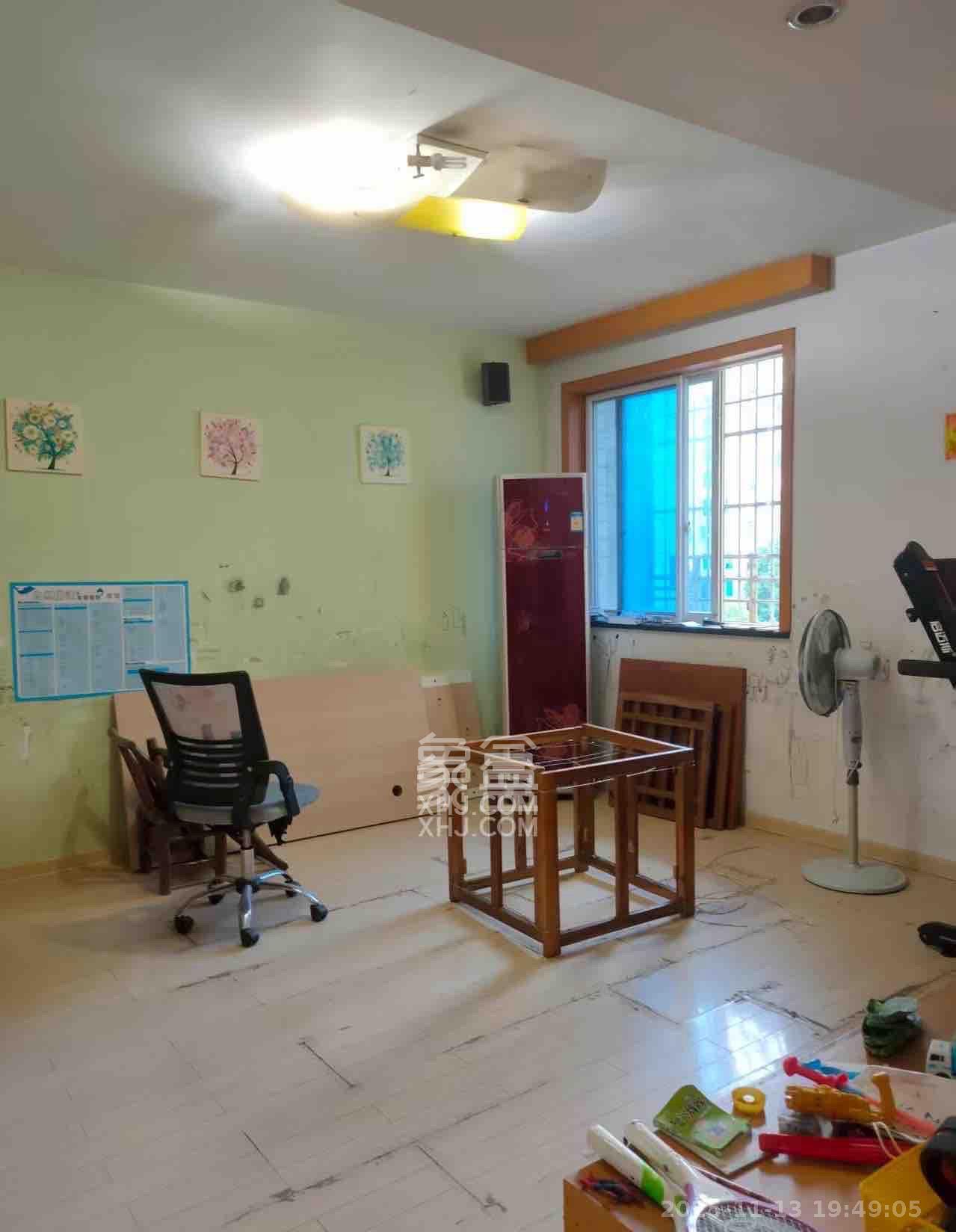 四季美景三期（四季美景水木轩）  1室2厅1卫    2500.0元/月室内图1