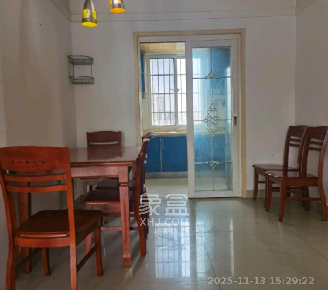 玛依拉山庄  3室2厅1卫    2500.0元/月室内图