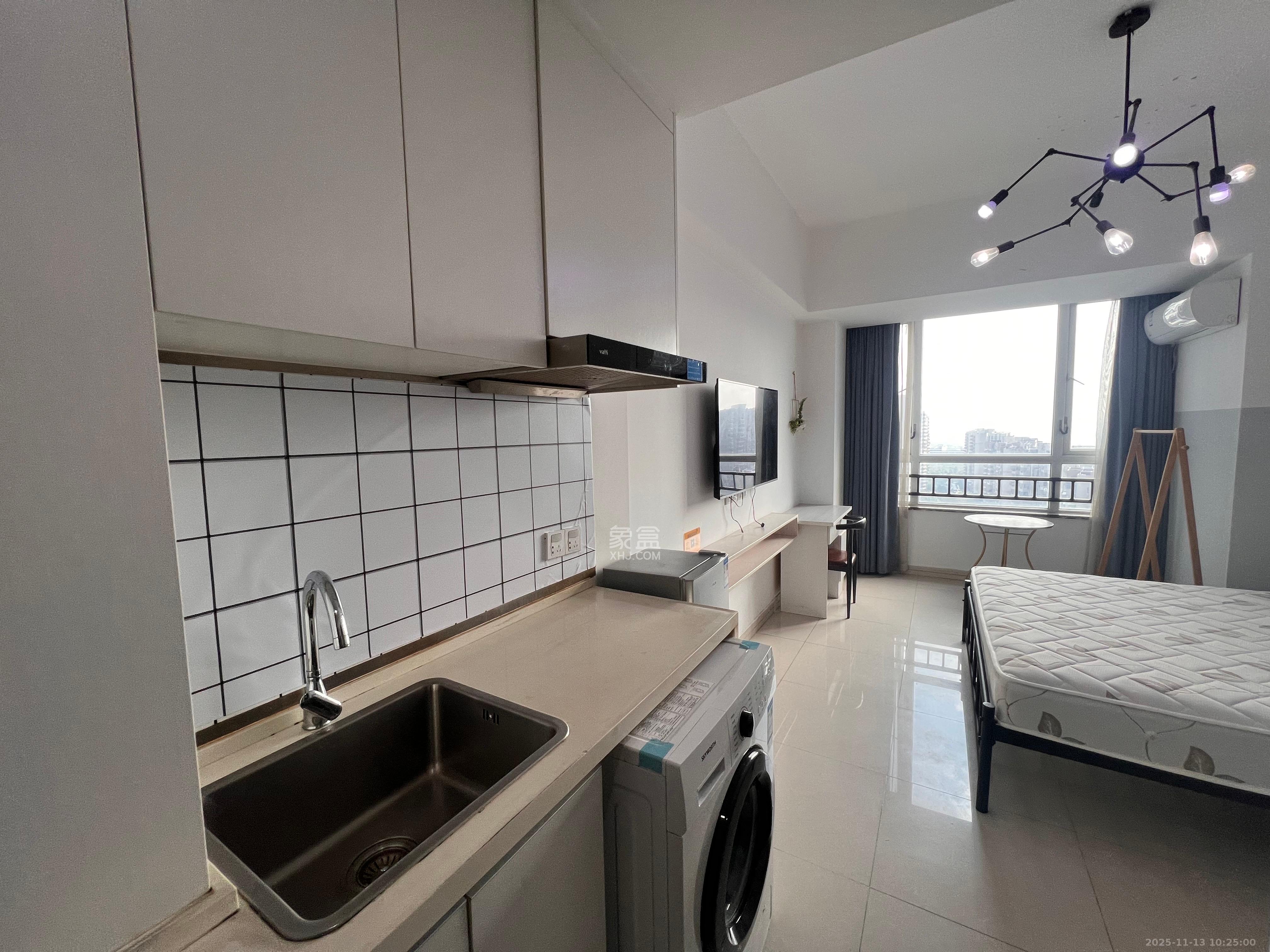 和景家园二期  2室1厅1卫    2000.0元/月室内图