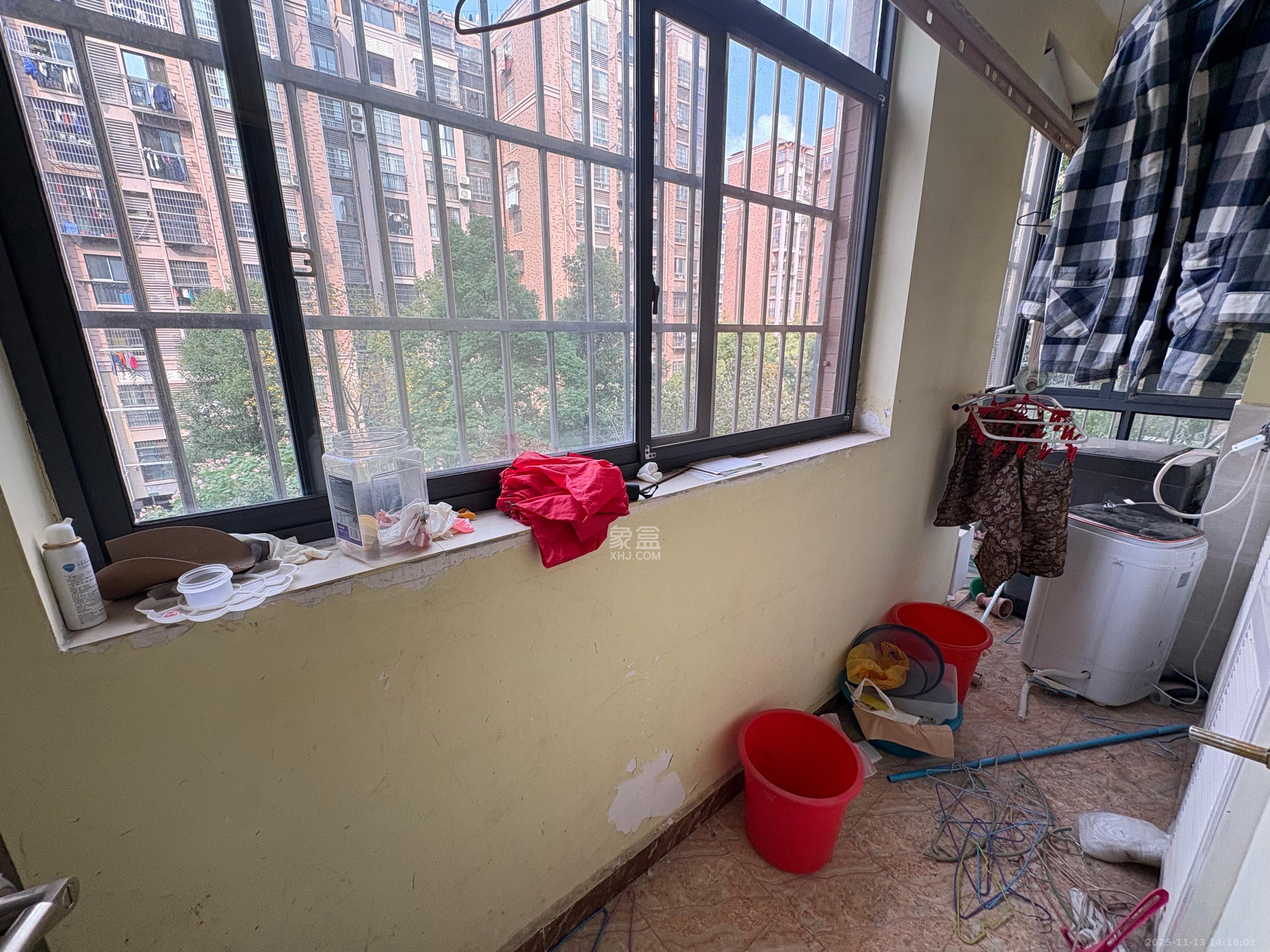 山水湾  3室2厅2卫    2500.0元/月室内图