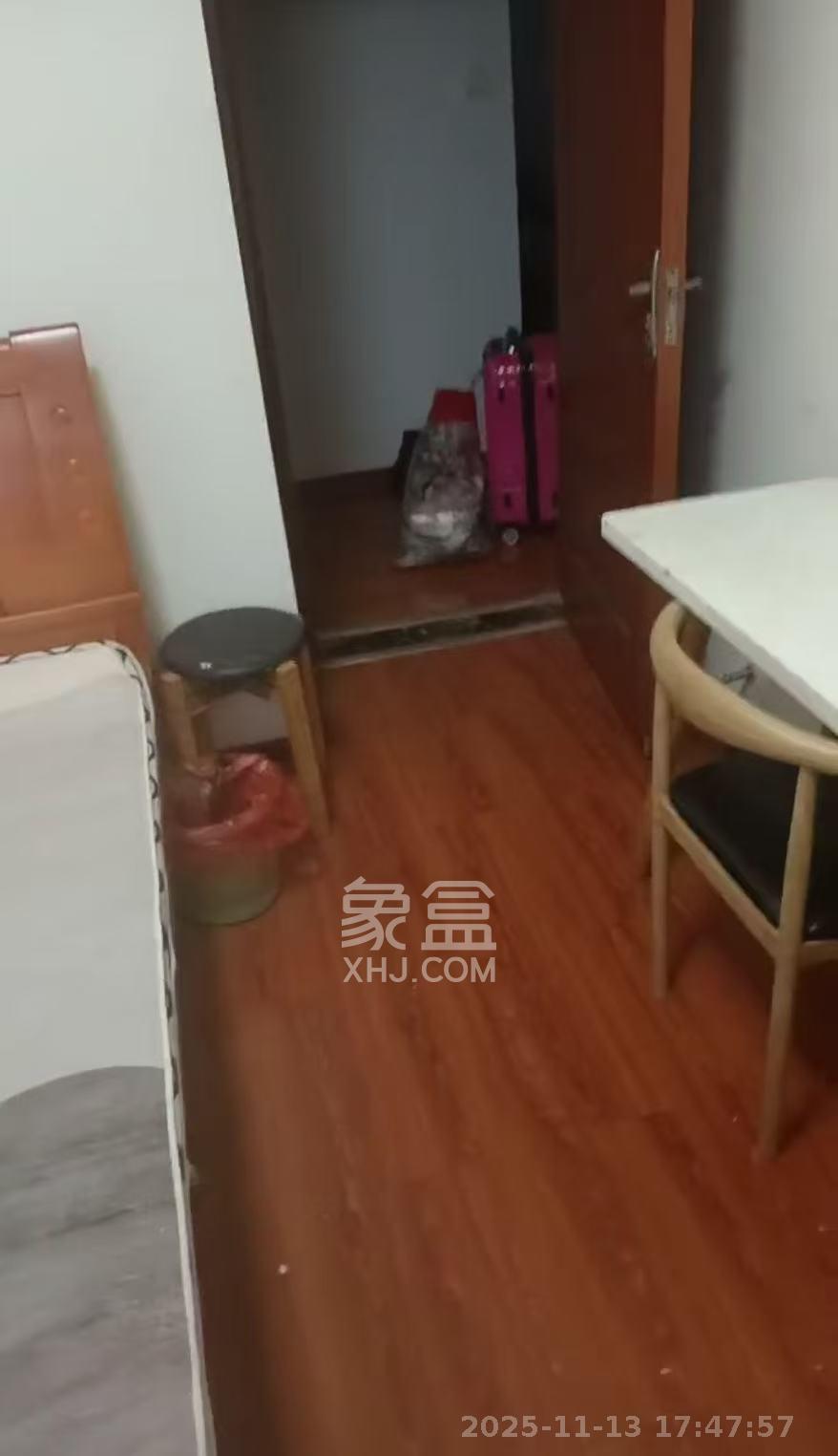 江南华府  1室1厅1卫    700.0元/月